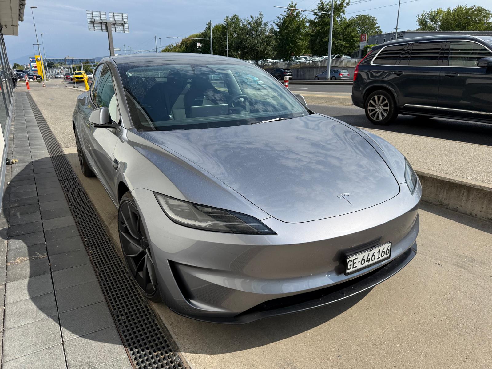 TESLA Model 3 Dual Motor Performance AWD-image-1