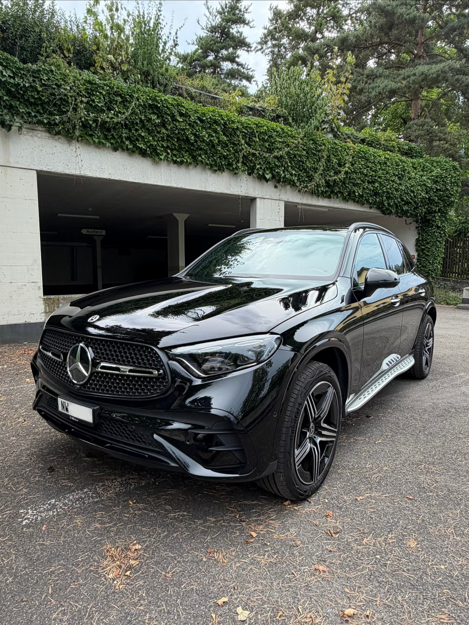 MERCEDES-BENZ GLC 300 e 4MATIC AMG Line-image-0