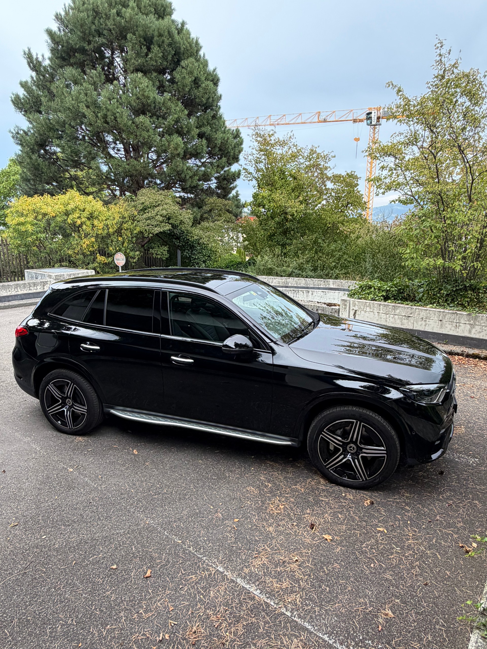 MERCEDES-BENZ GLC 300 e 4MATIC AMG Line-image-1