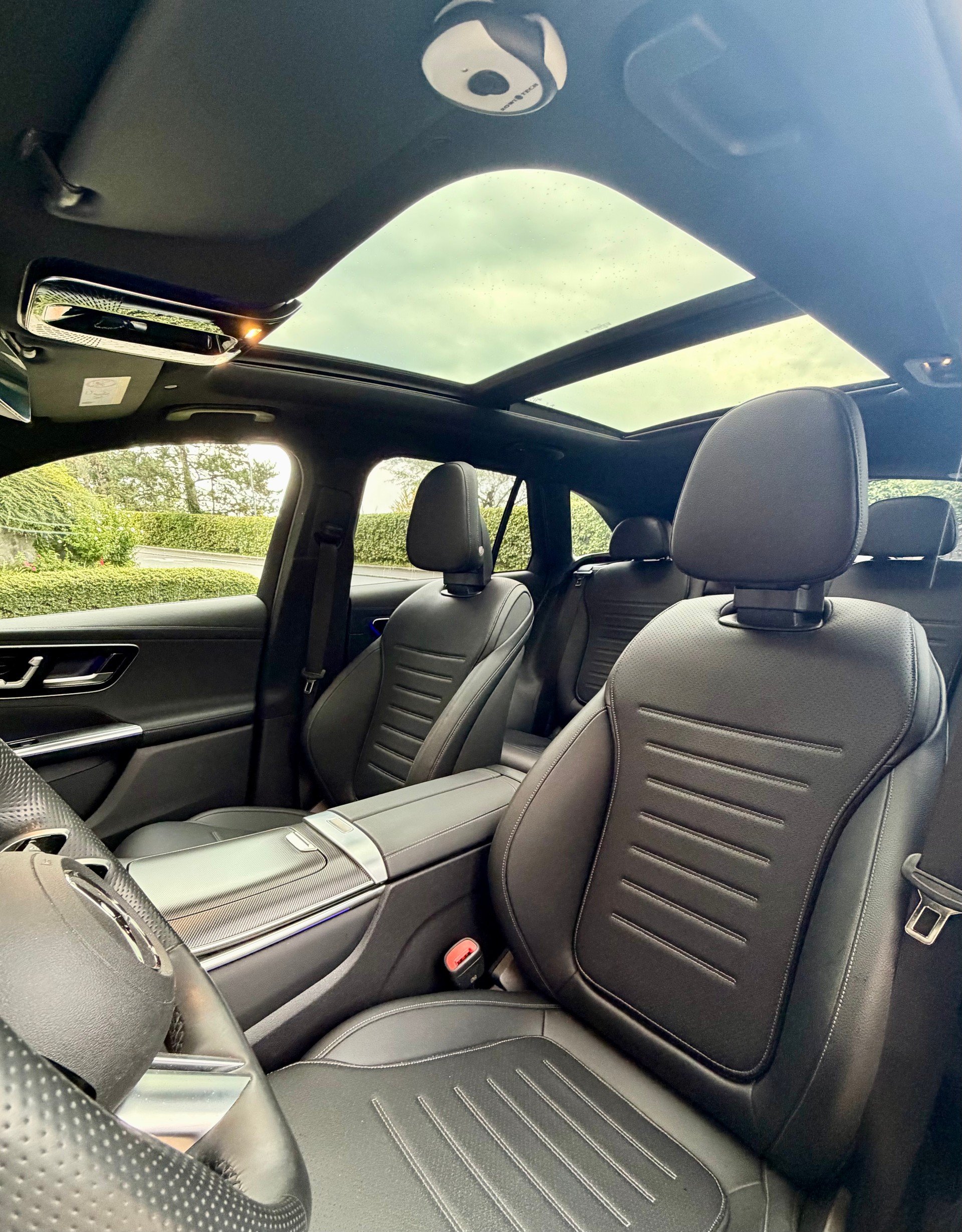 MERCEDES-BENZ GLC 300 e 4MATIC AMG Line-image-3