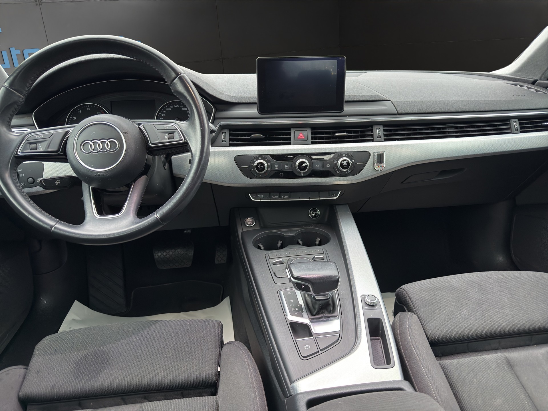 AUDI A4 Limousine 2.0 TFSI Sport S-tronic-image-9