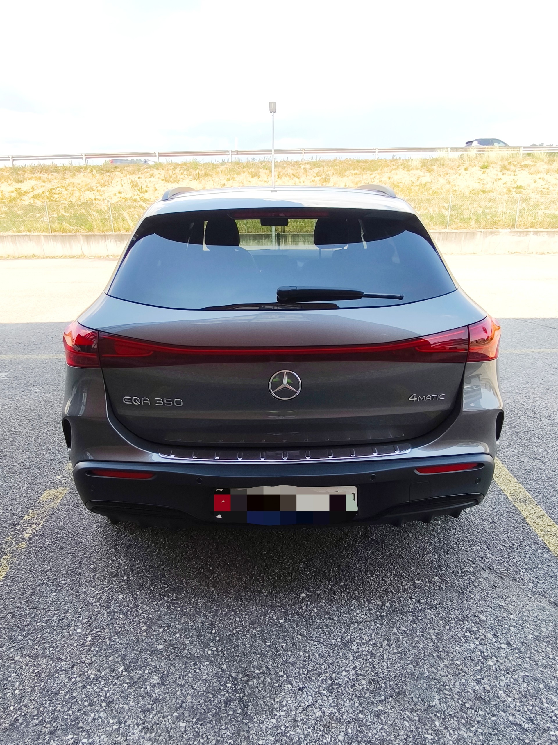 MERCEDES-BENZ EQA 350 Excellence AMG Line 4matic-image-2