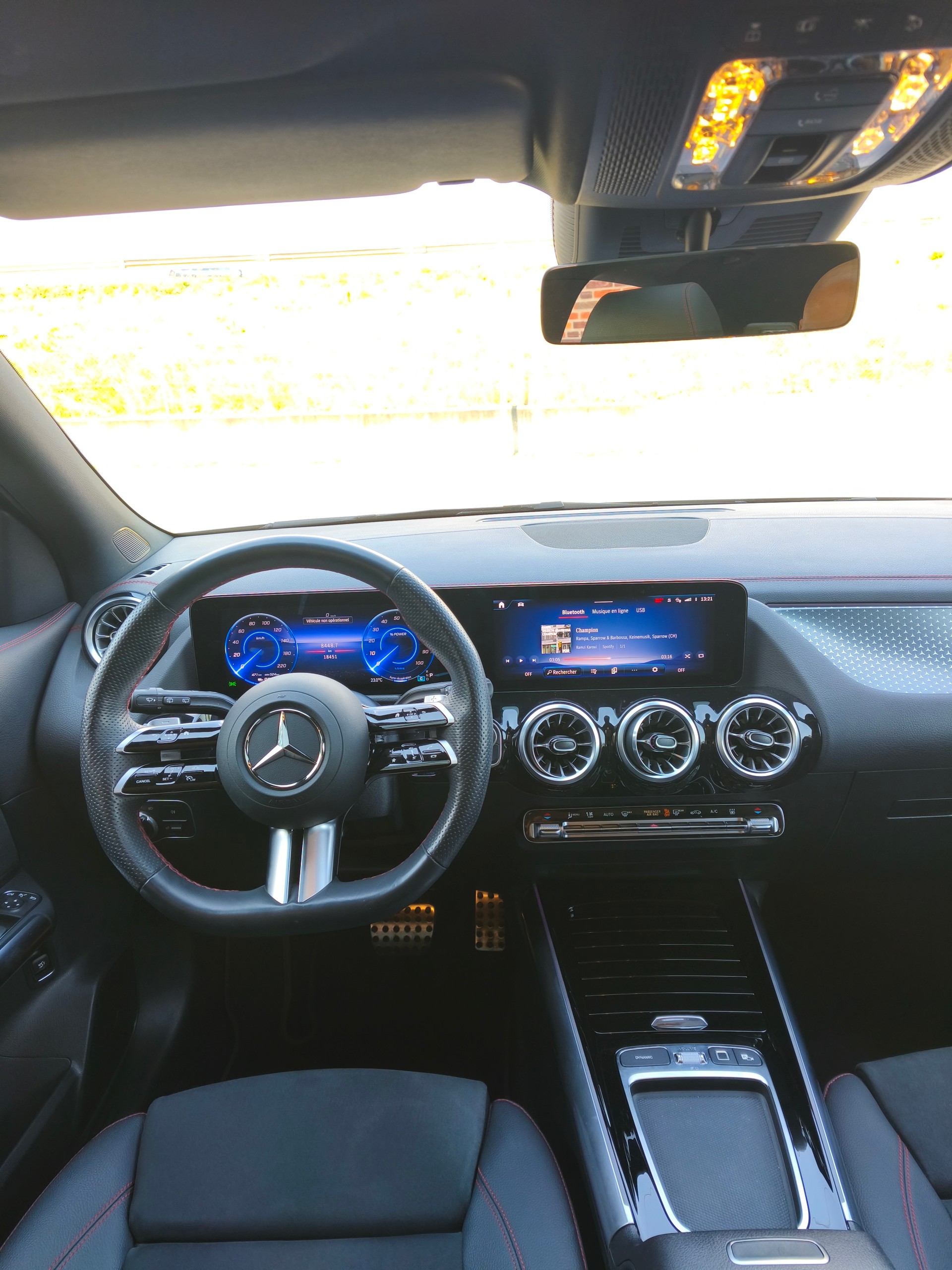 MERCEDES-BENZ EQA 350 Excellence AMG Line 4matic-image-3
