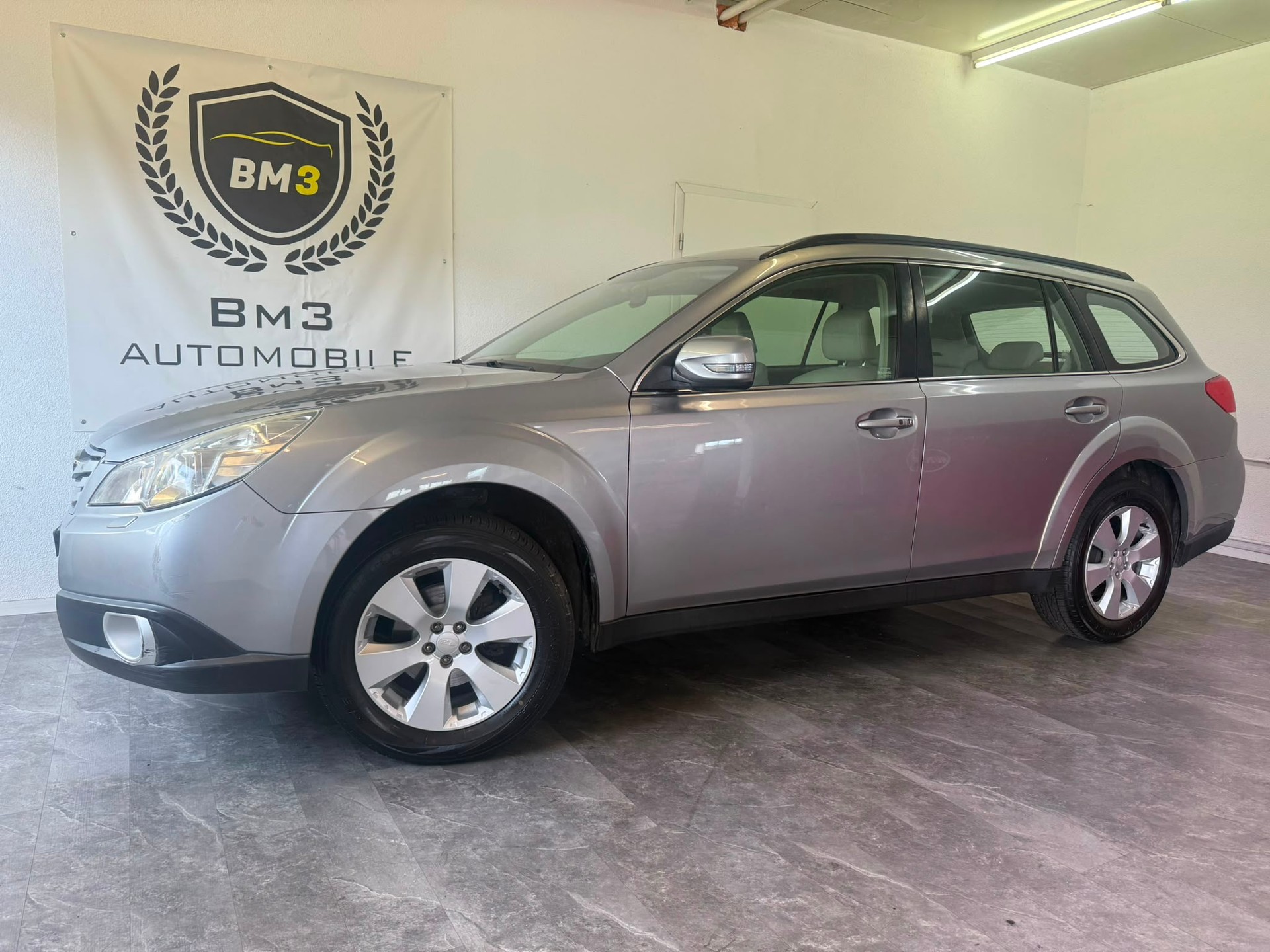 SUBARU Outback 2.5i Swiss AWD Lineartronic 1,8T AHK-image-1