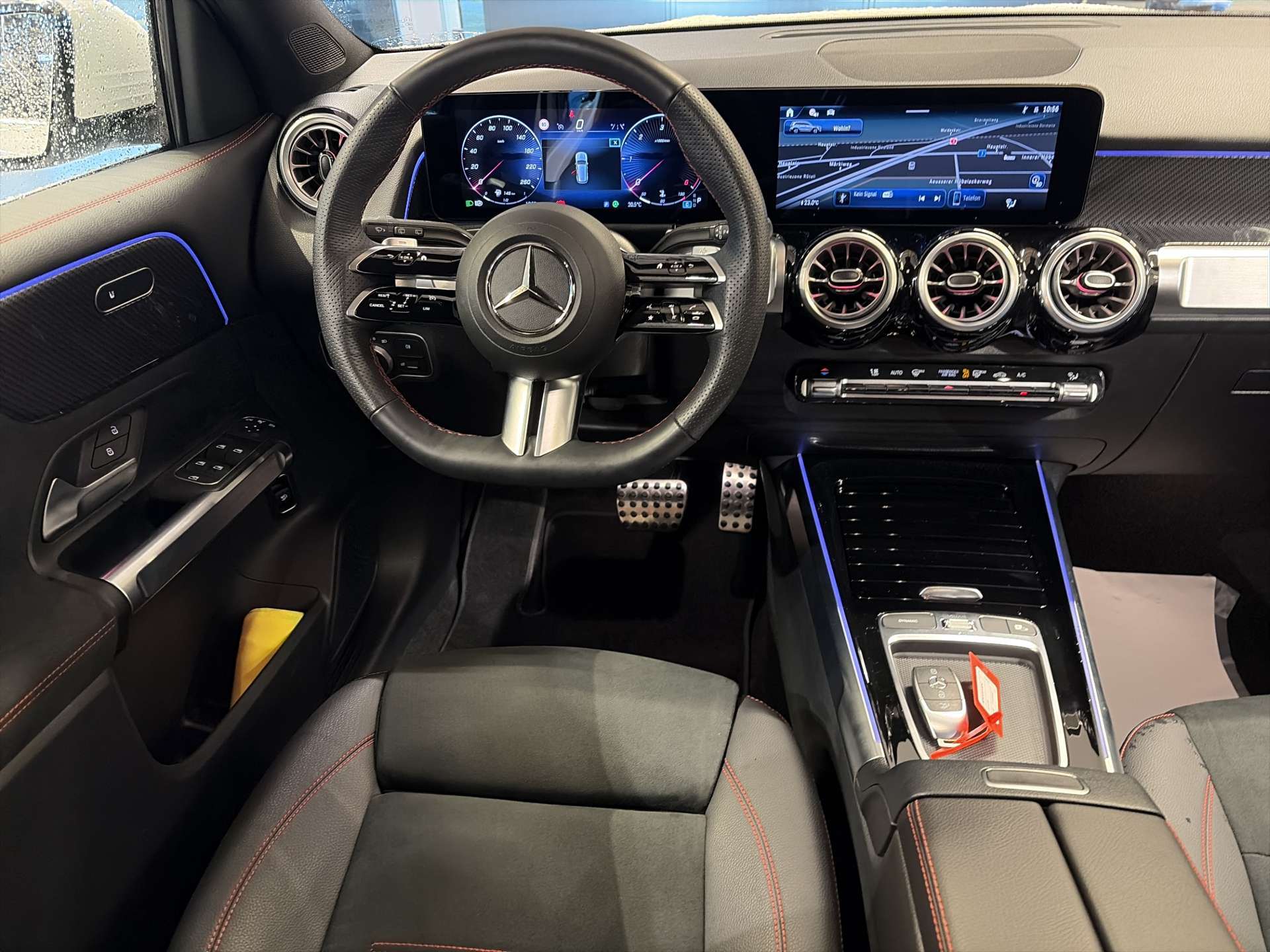 MERCEDES-BENZ GLB 220 d AMG-Line 4Matic G-Tronic Automat-image-4