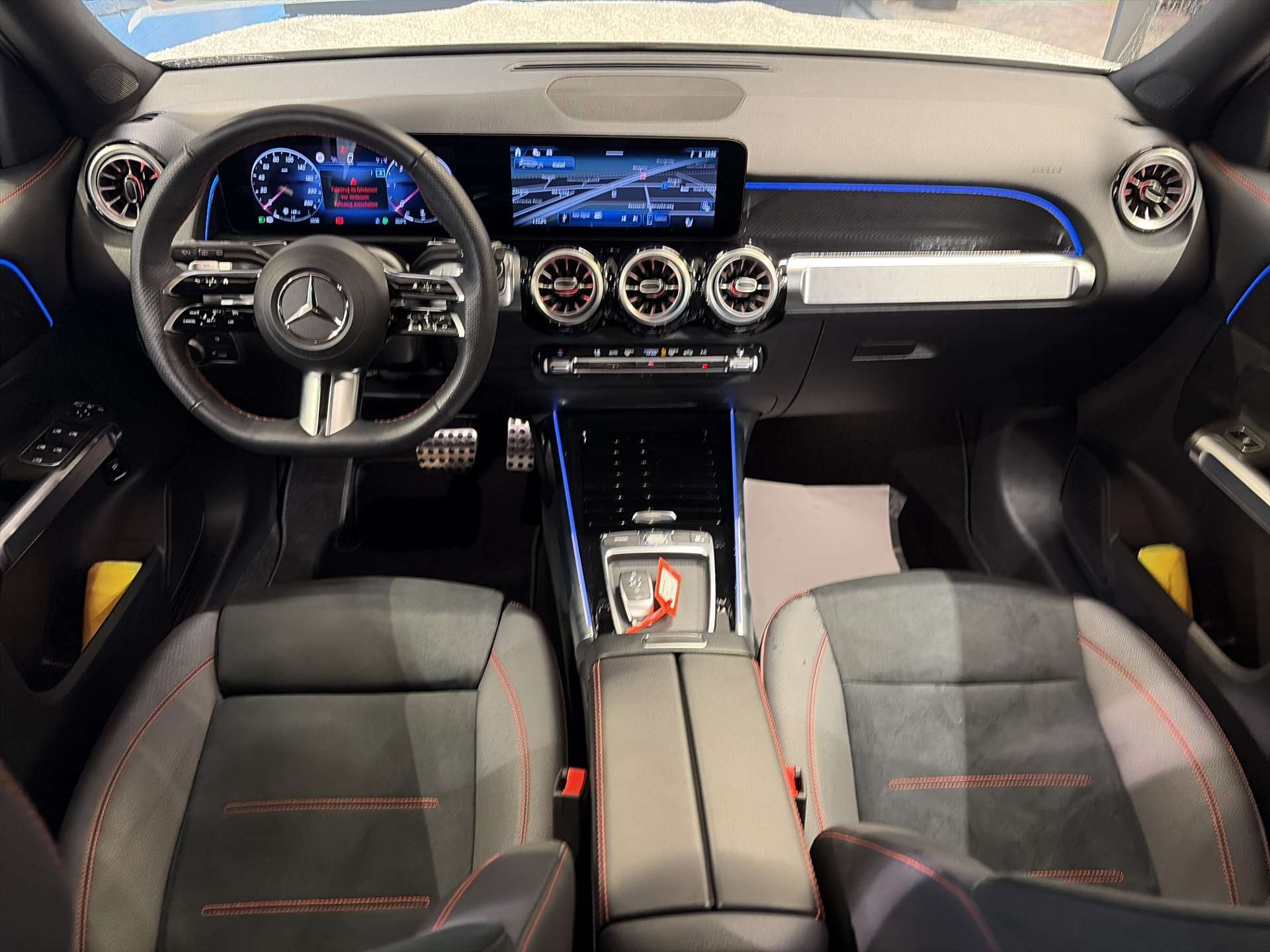 MERCEDES-BENZ GLB 220 d AMG-Line 4Matic G-Tronic Automat-image-13