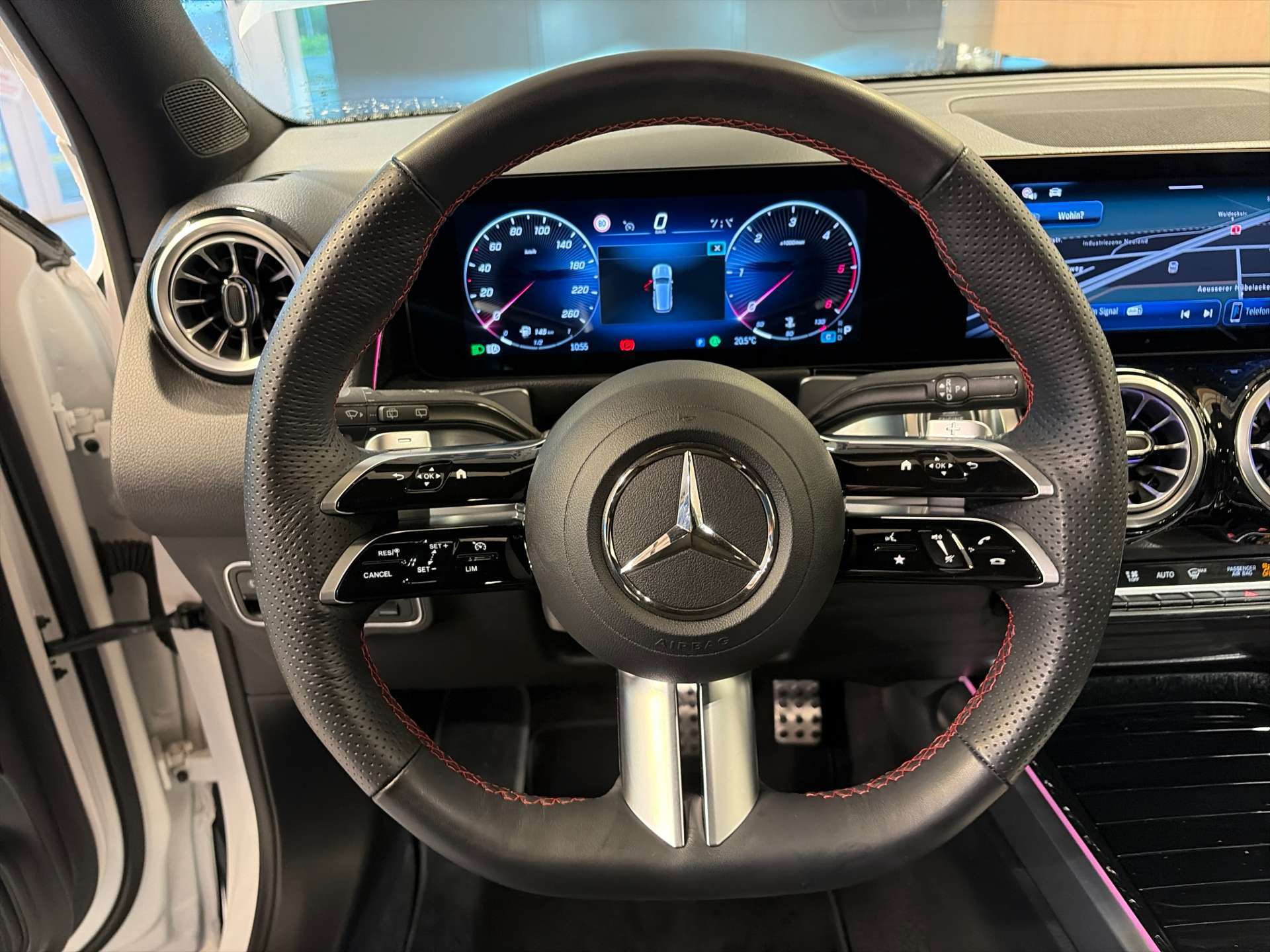 MERCEDES-BENZ GLB 220 d AMG-Line 4Matic G-Tronic Automat-image-14