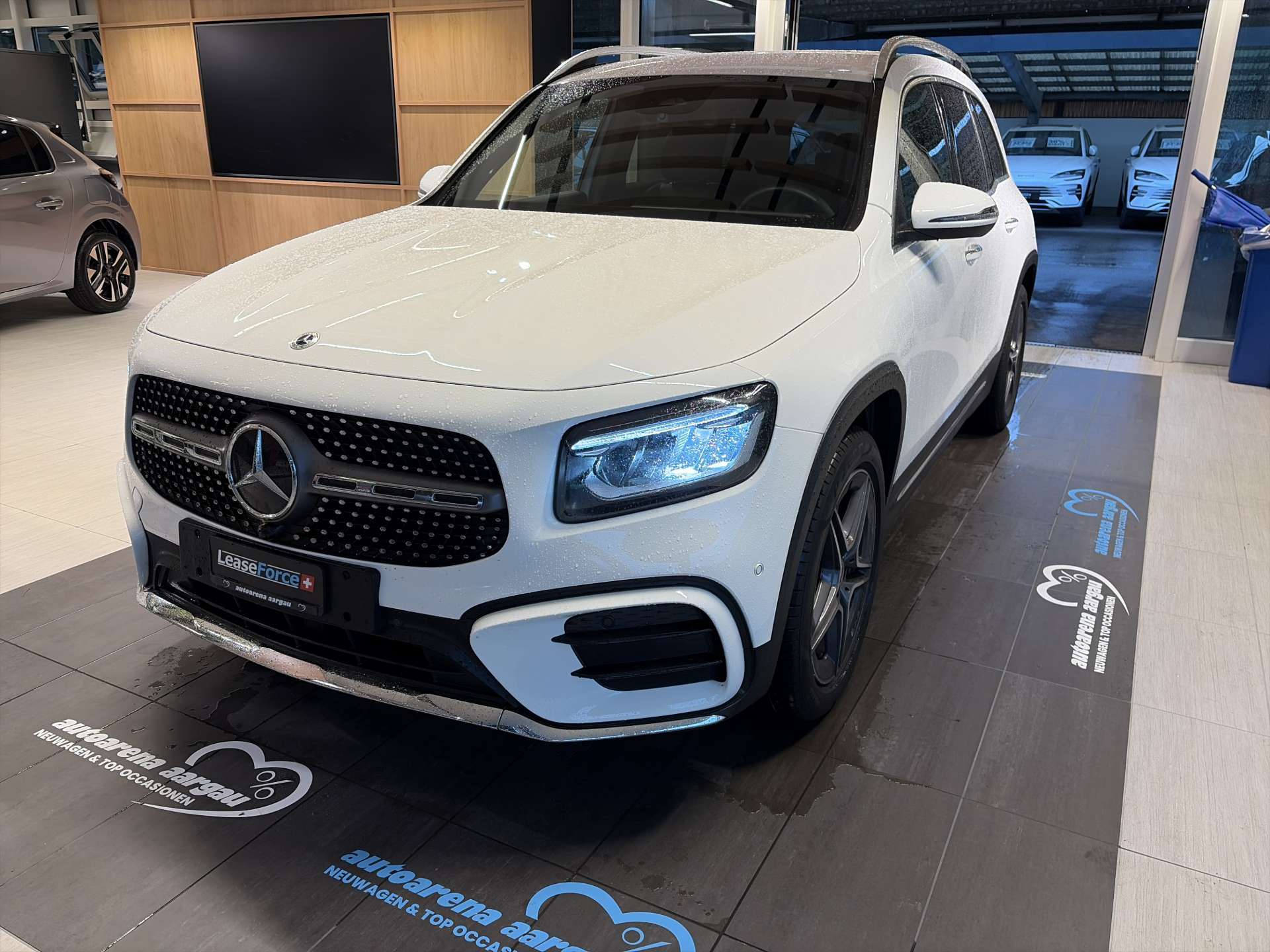 MERCEDES-BENZ GLB 220 d AMG-Line 4Matic G-Tronic Automat-image-0
