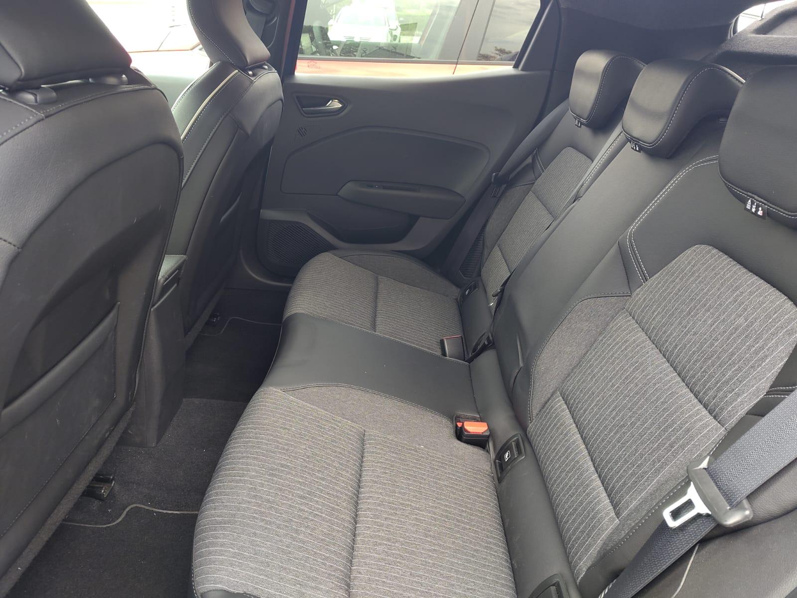 MITSUBISHI Colt 1.6 HEV Instyle-image-12