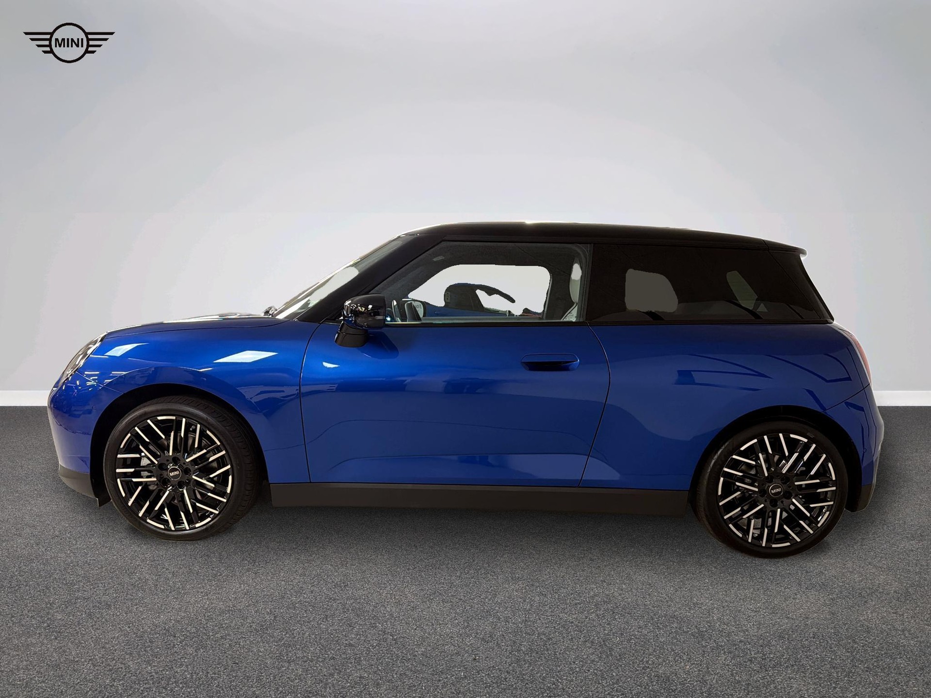 MINI Cooper SE-image-2