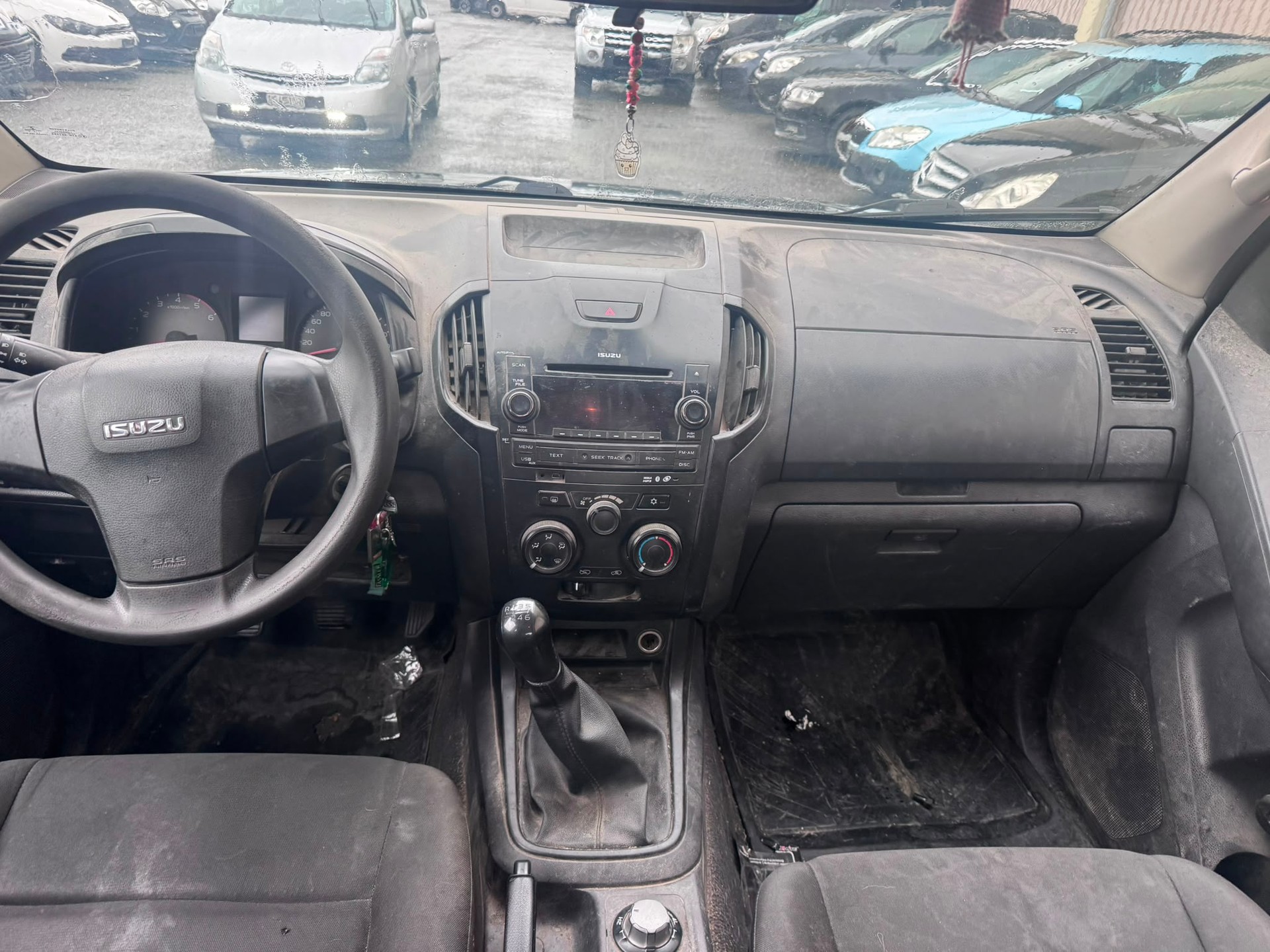 ISUZU D-MAX 2.5 Crew Cab Satellite 4x4-image-7