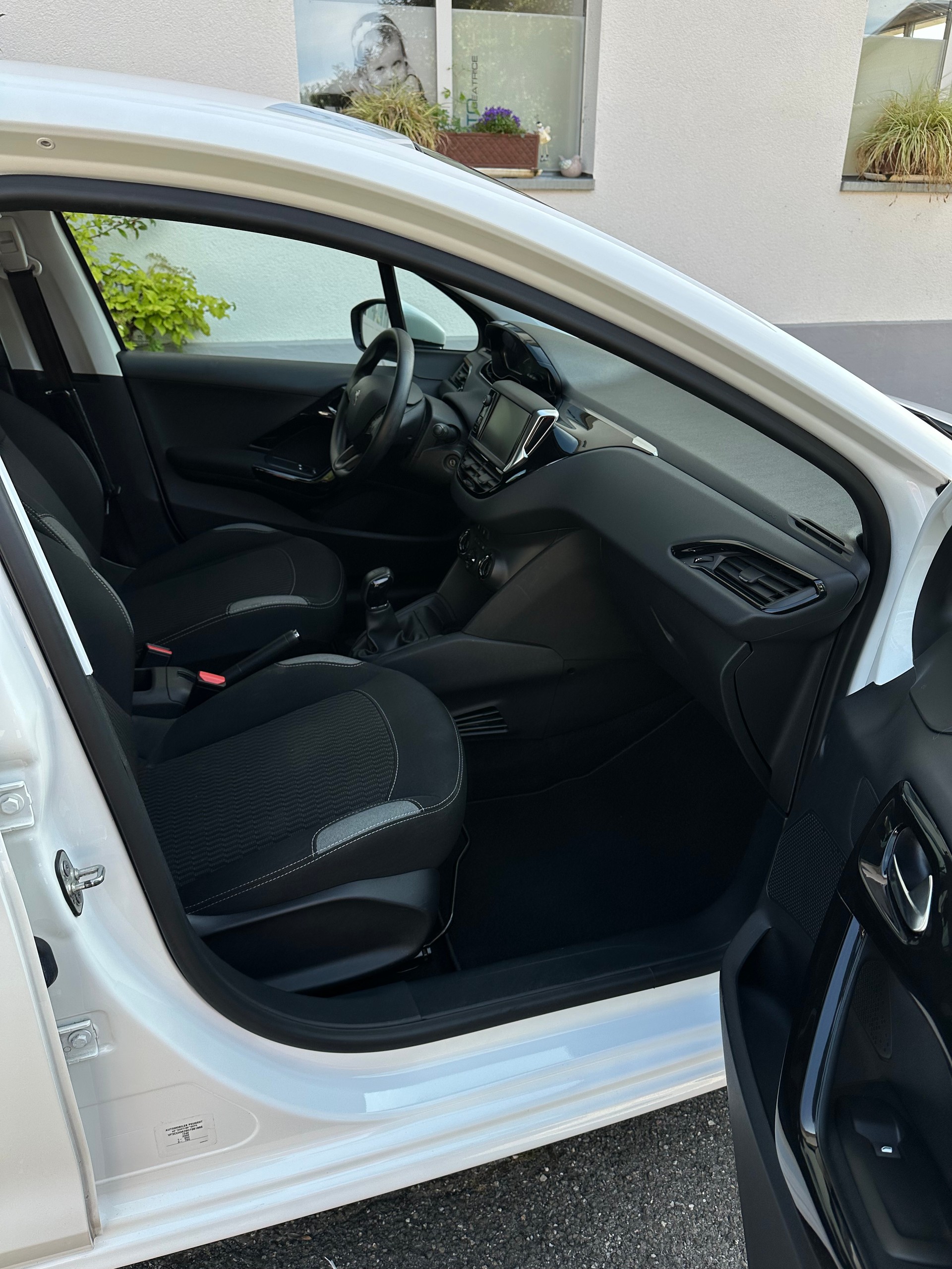 PEUGEOT 1.2 PureTech Active-image-5