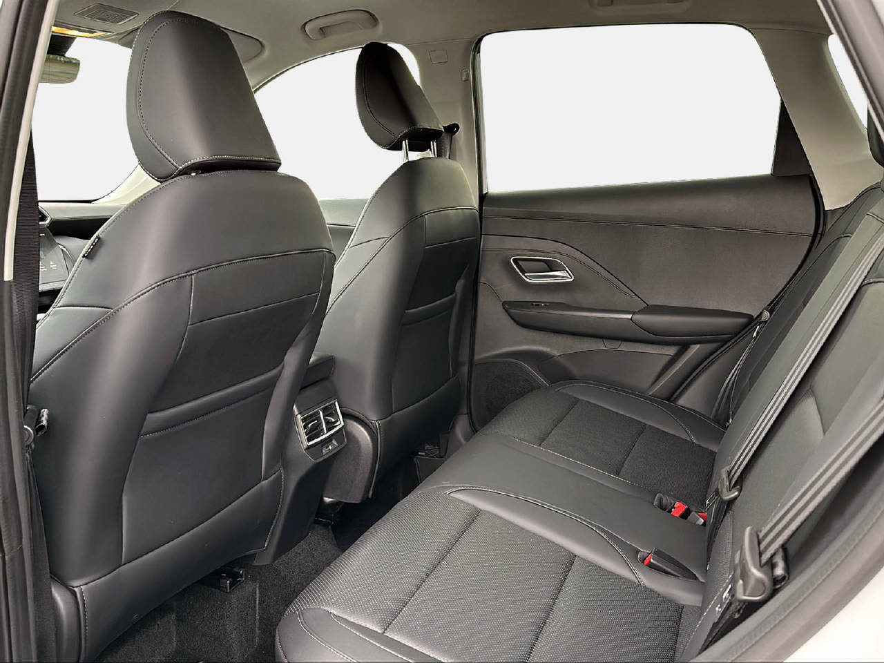MG ZS 1.5 Hybrid+ Luxury-image-11