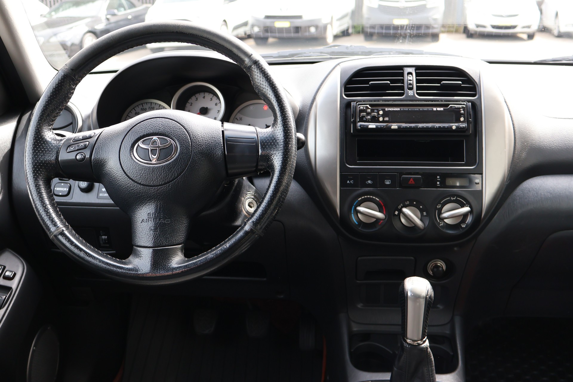 TOYOTA RAV-4 2.0 16V Linea Luna-image-9
