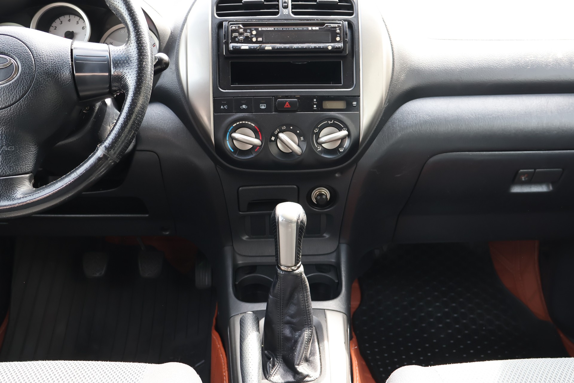 TOYOTA RAV-4 2.0 16V Linea Luna-image-10