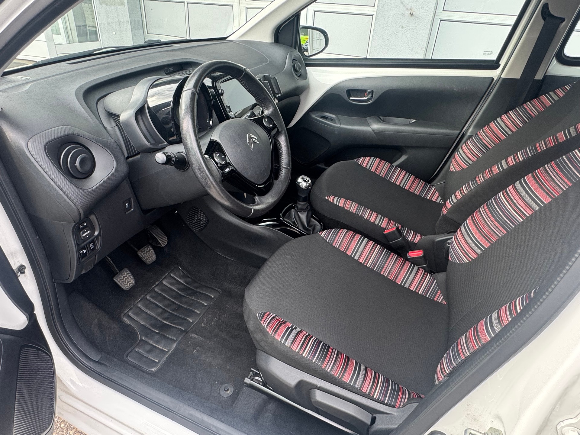 CITROEN C1 1.0 VTi Shine Stop&Start-image-8