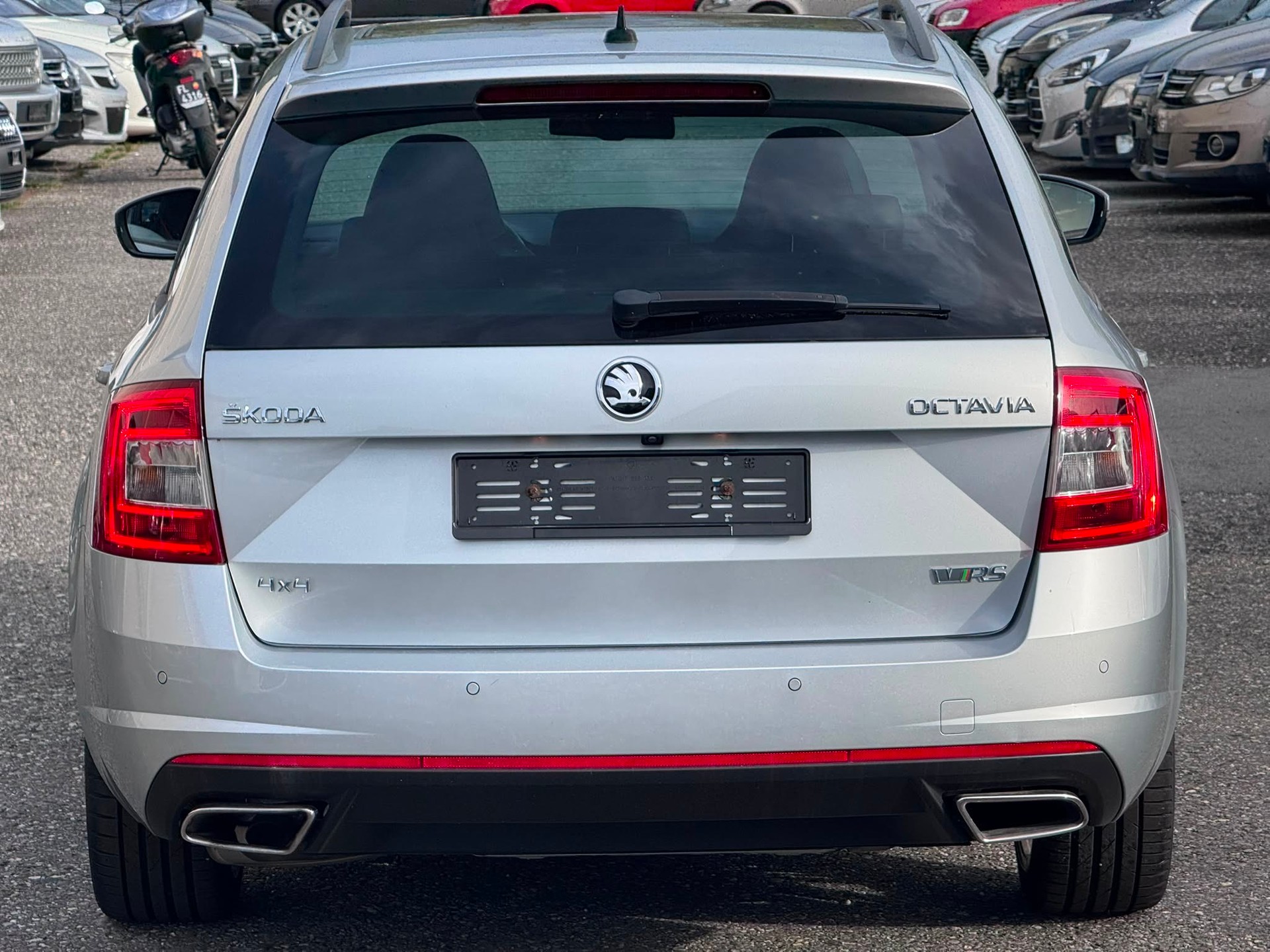 SKODA Octavia Combi 2.0 TDI RS 4x4 DSG-image-4