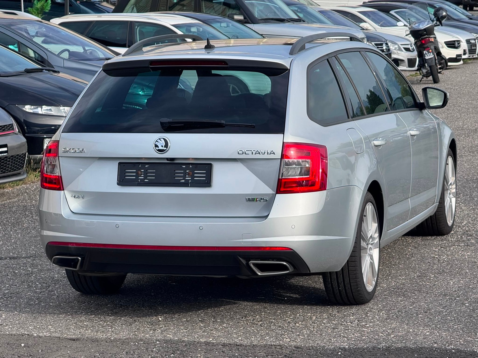 SKODA Octavia Combi 2.0 TDI RS 4x4 DSG-image-5