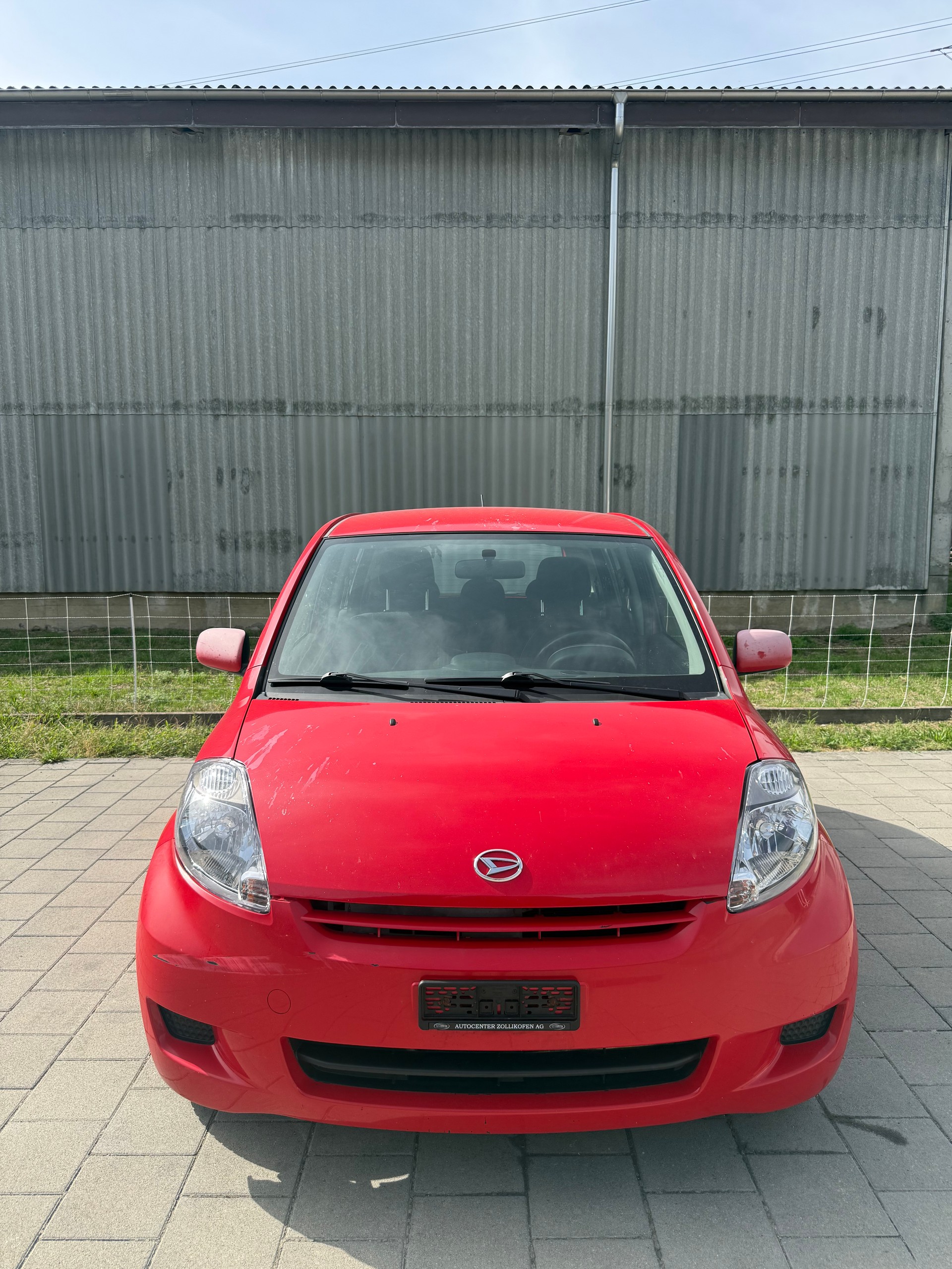 DAIHATSU Sirion 1.3-showroom-element-1