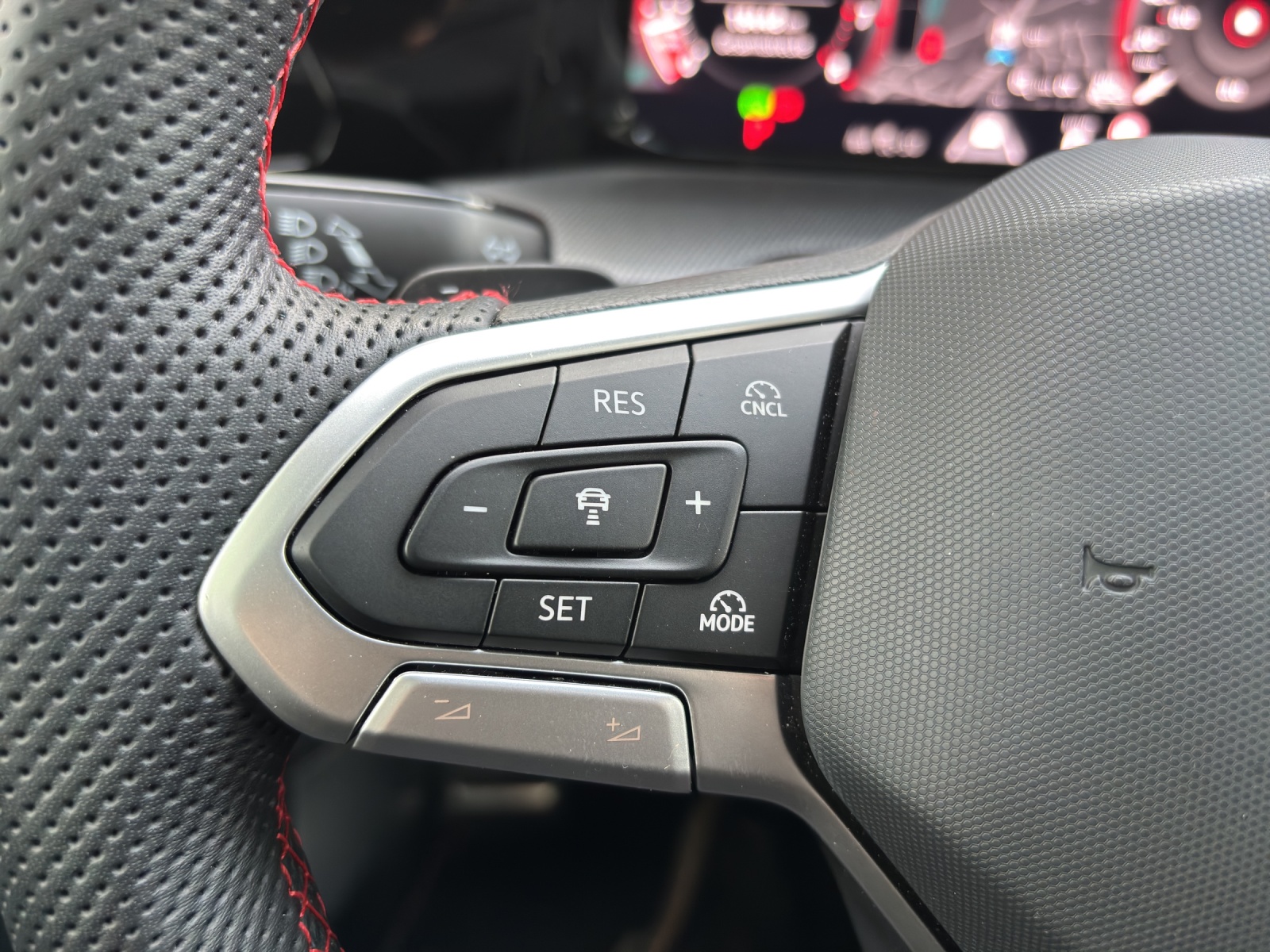 VW New Golf 2.0 TSI GTI DSG mit fortl. Werksgarantie 5 Jahre & Winterräder-image-15