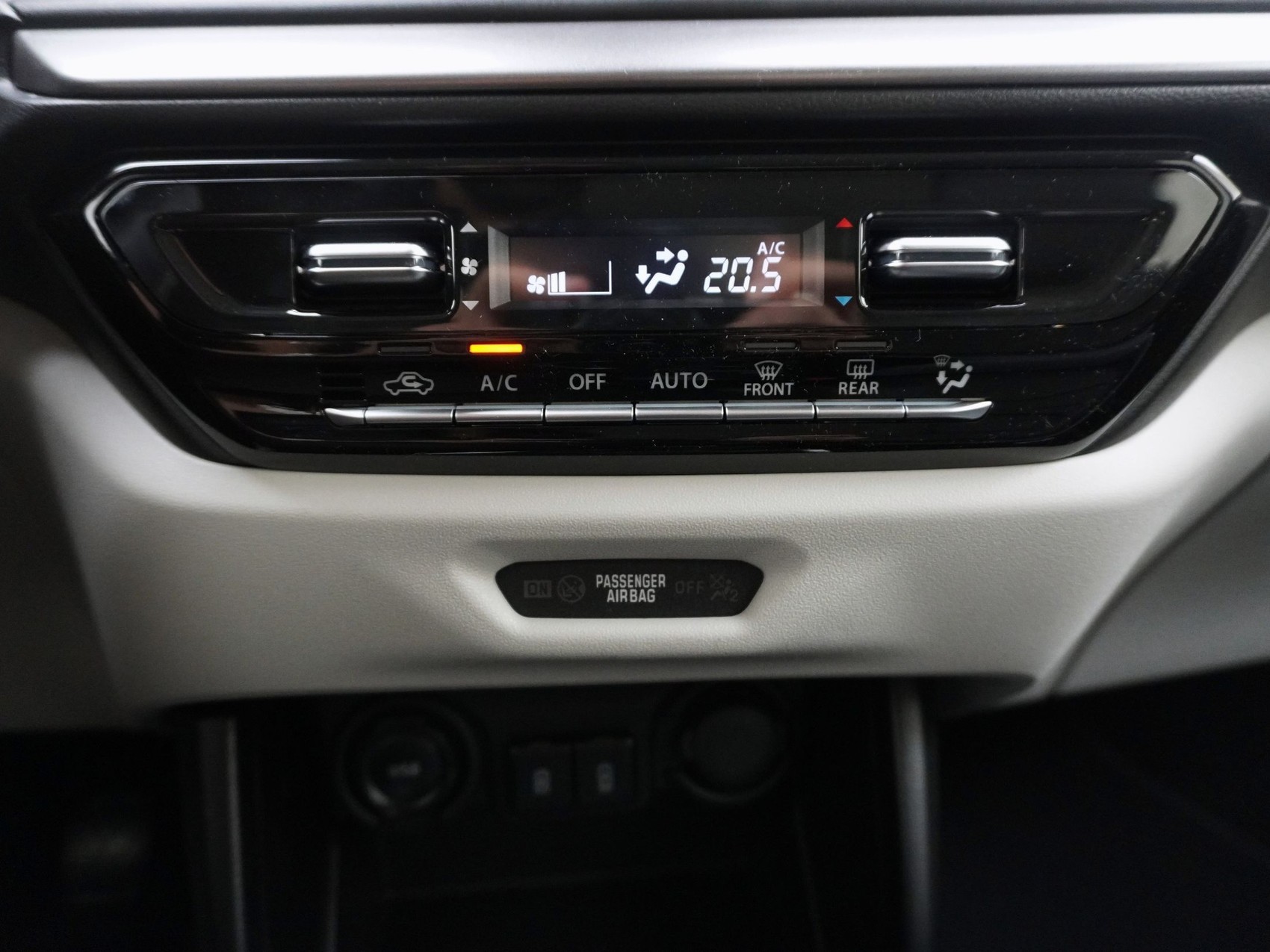 SUZUKI Swift 1.2 Piz Sulai Top Hybrid 4x4-image-16