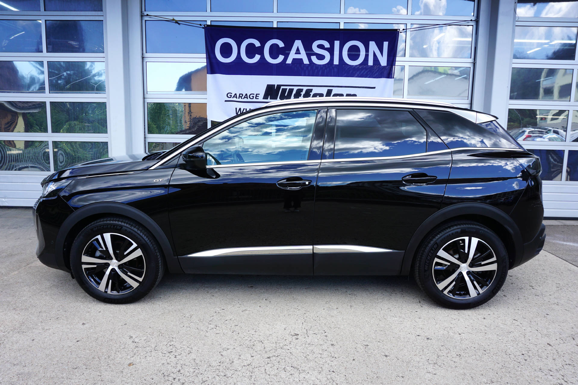 PEUGEOT 3008 1.2 Hybrid GT-showroom-element-2