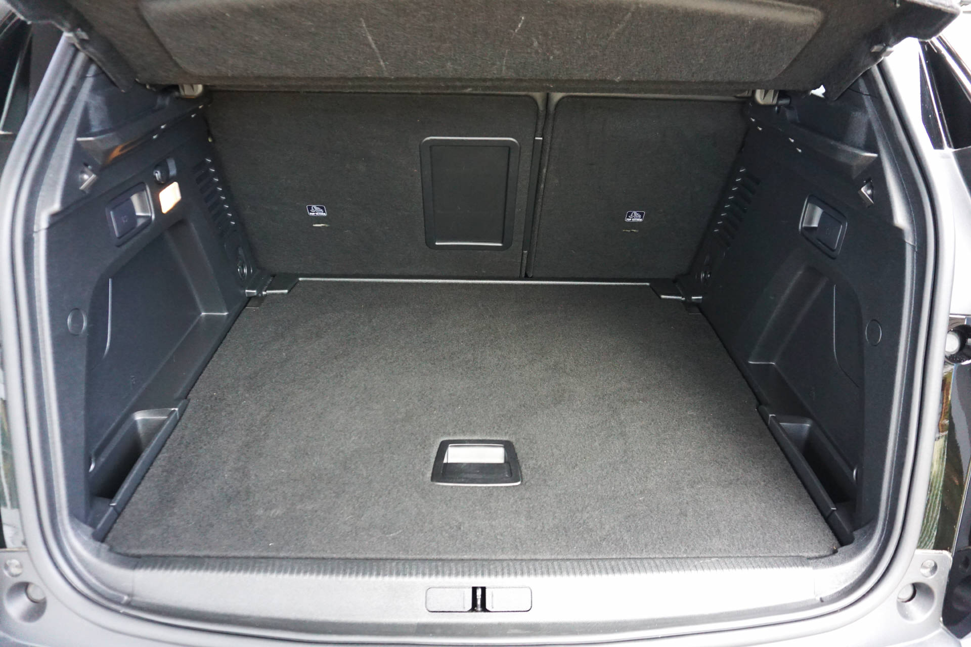 PEUGEOT 3008 1.2 Hybrid GT-image-11