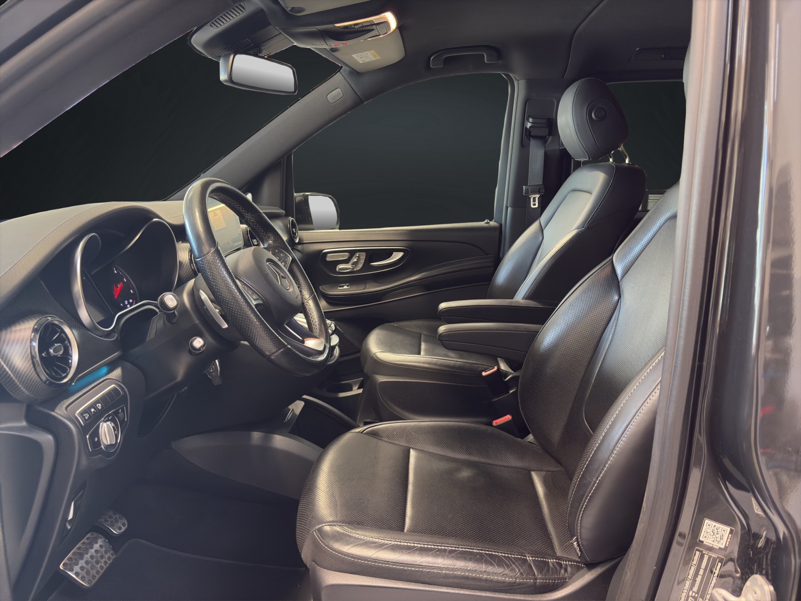 MERCEDES-BENZ V 300 d lang Avantgarde 4Matic 9G-Tronic AMG Line-image-12