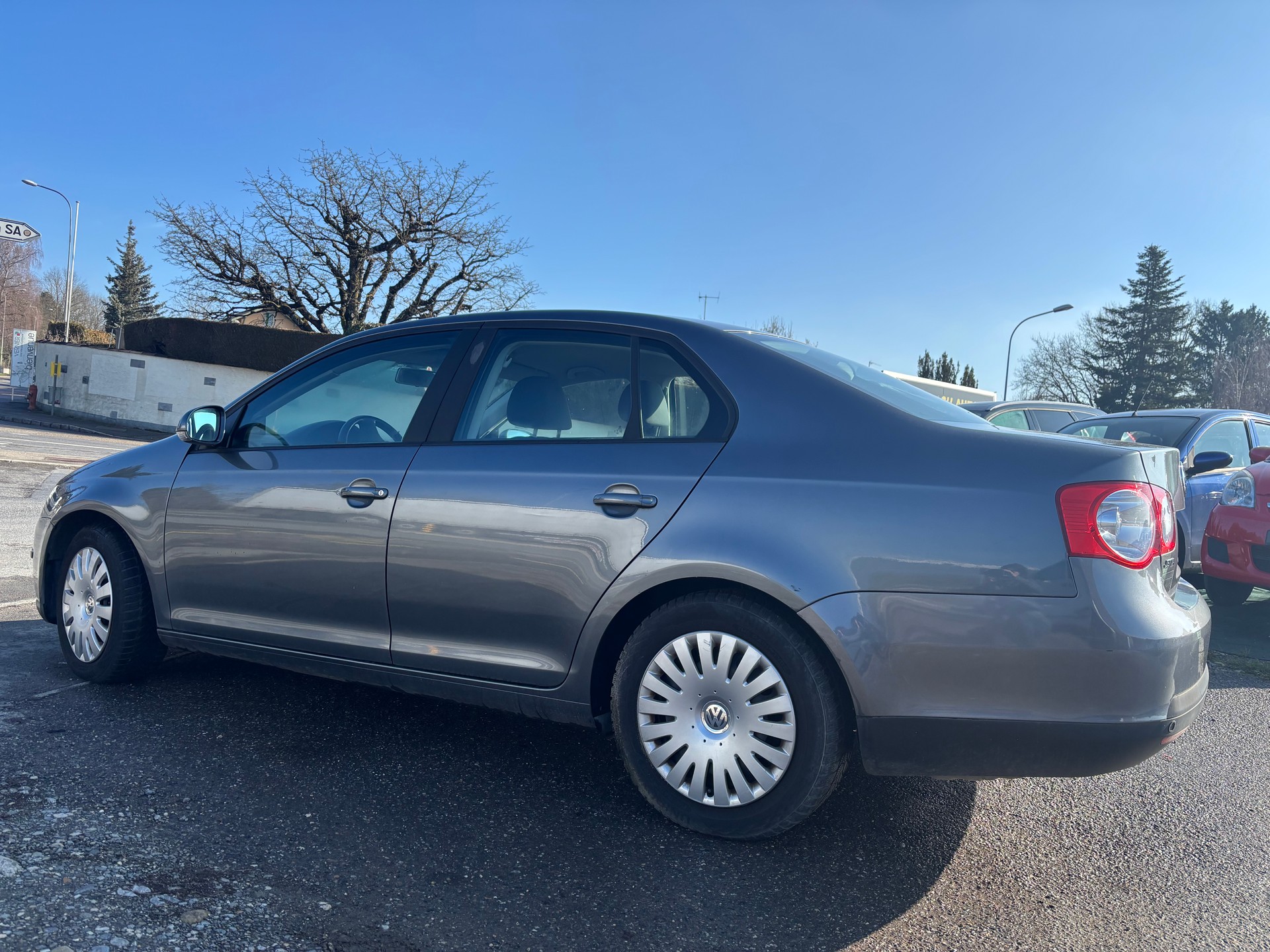 VW Jetta 1.9 TDI Trendline DSG ***Prix Fix***-image-5