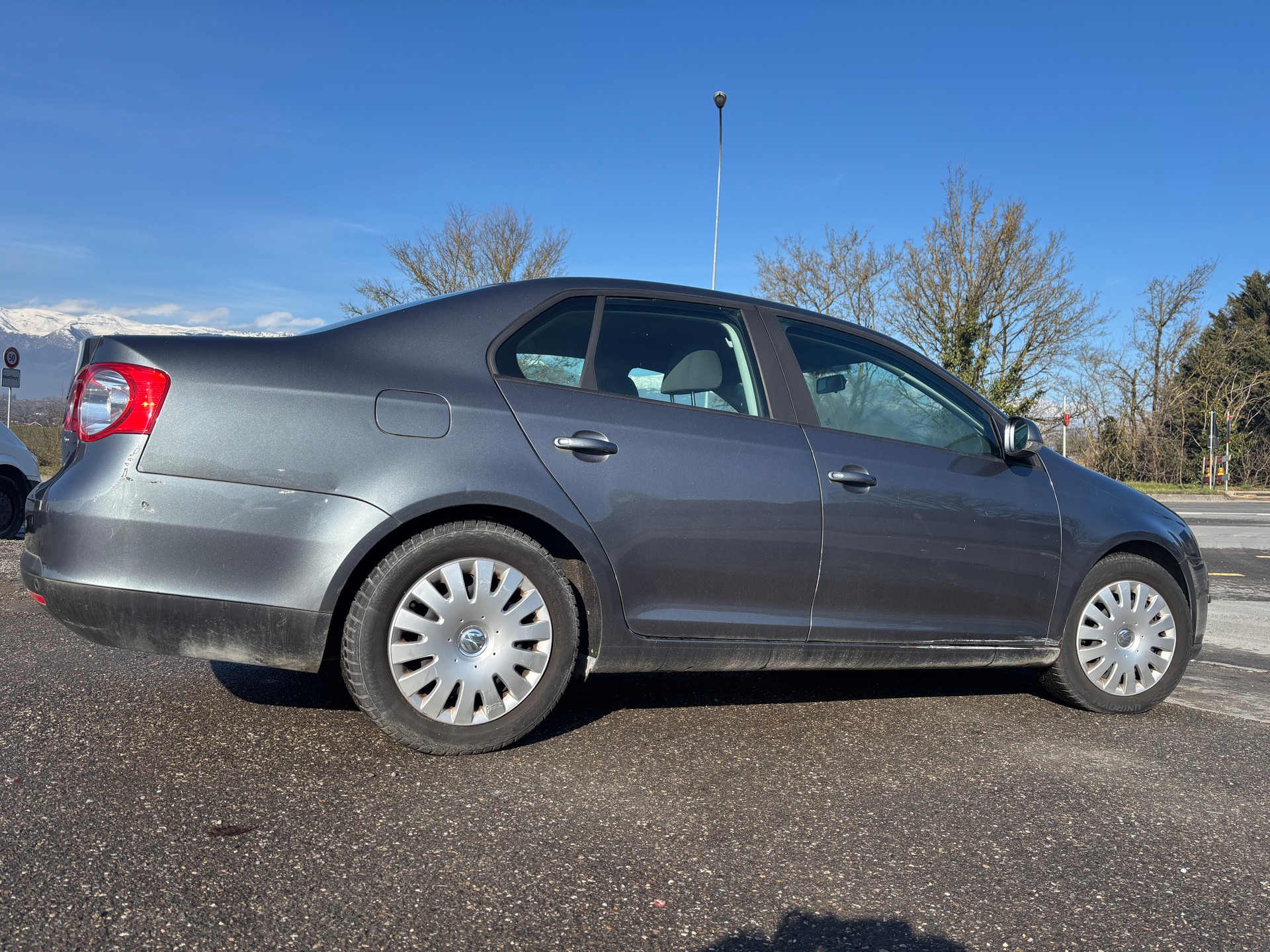 VW Jetta 1.9 TDI Trendline DSG ***Prix Fix***-image-3