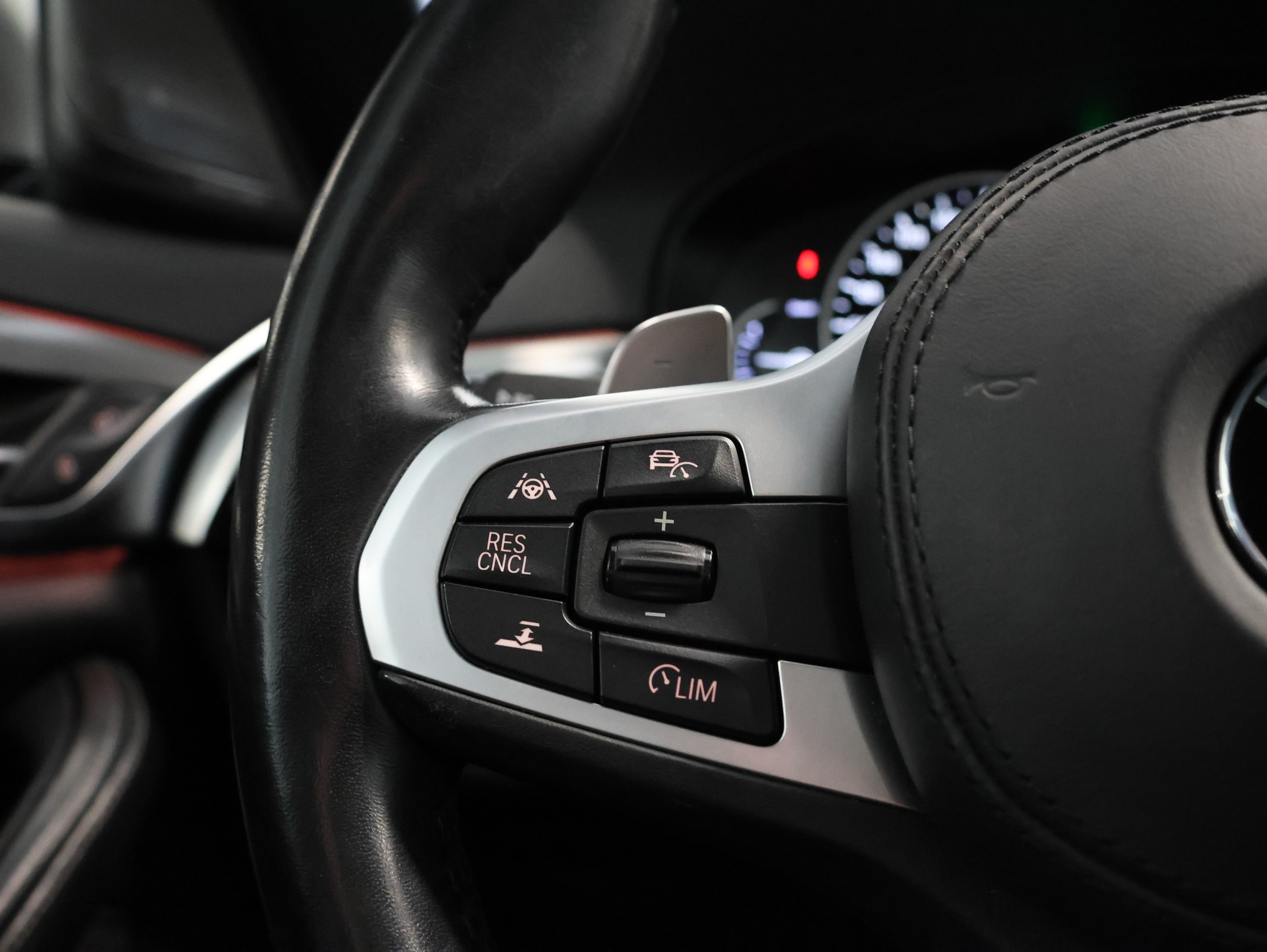 BMW M550d xDrive Touring Steptronic-image-22