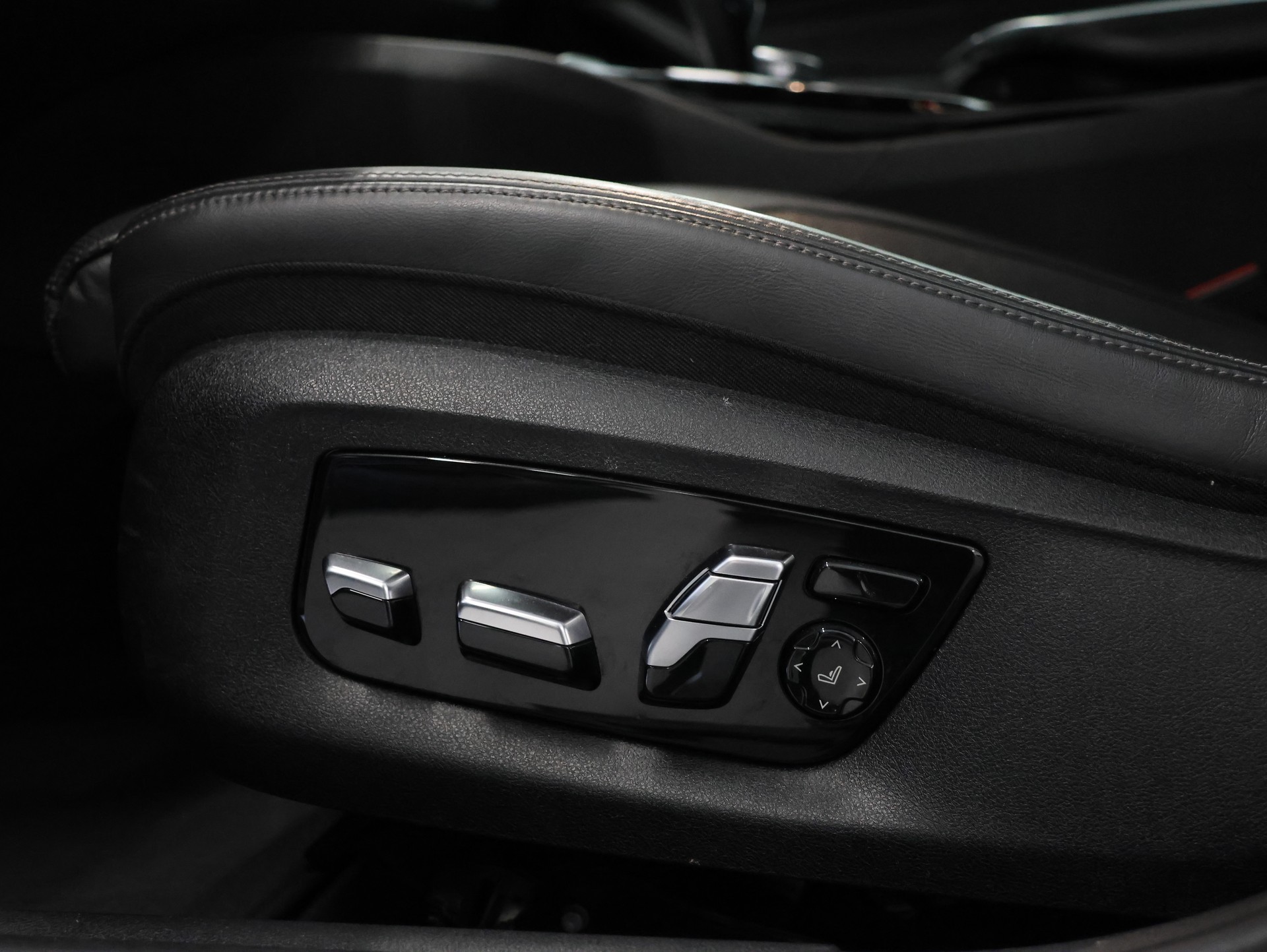 BMW M550d xDrive Touring Steptronic-image-16