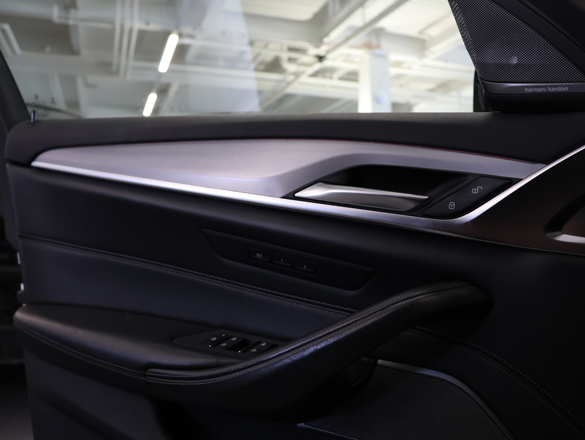 BMW M550d xDrive Touring Steptronic-image-35