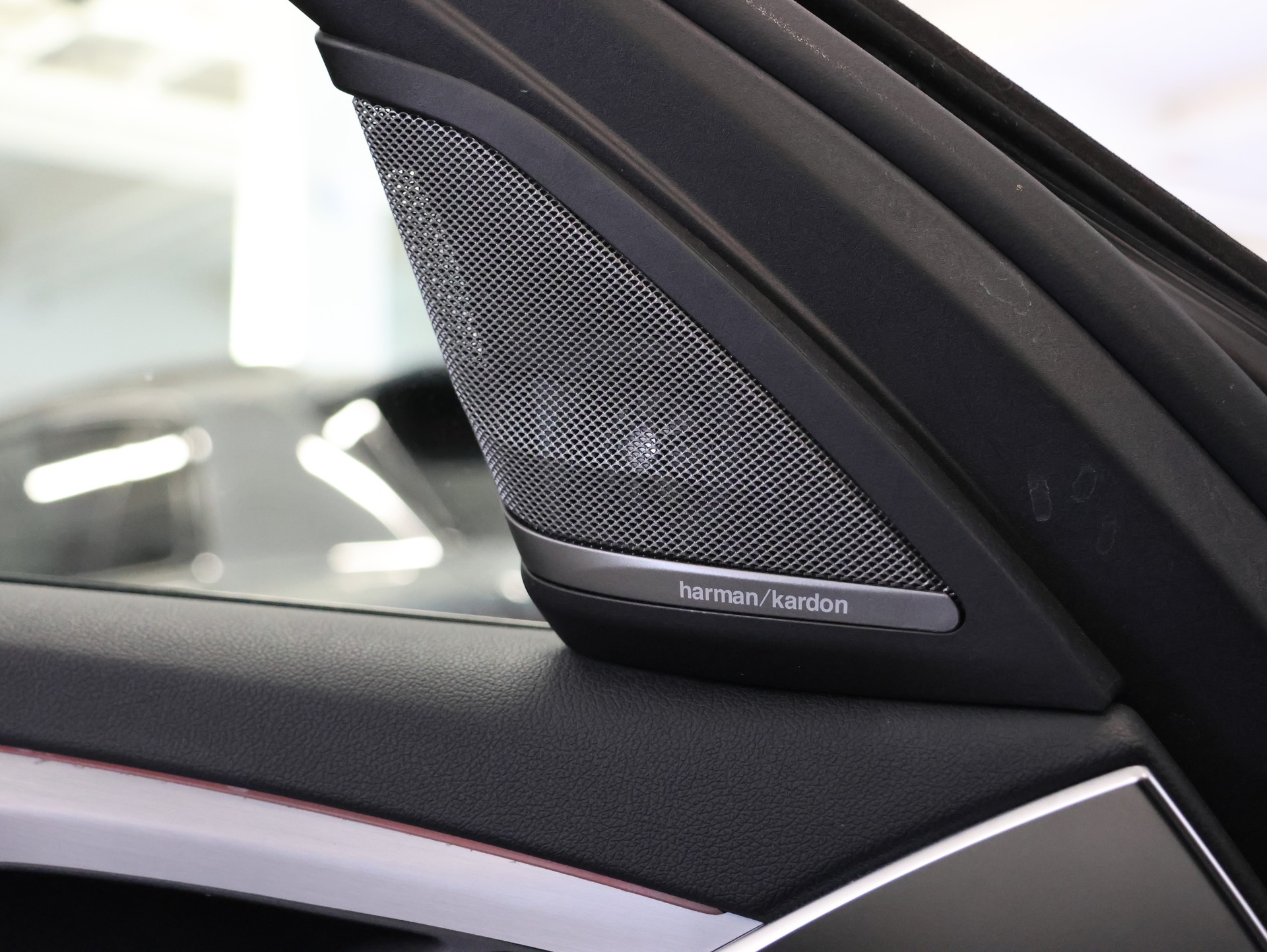 BMW M550d xDrive Touring Steptronic-image-34