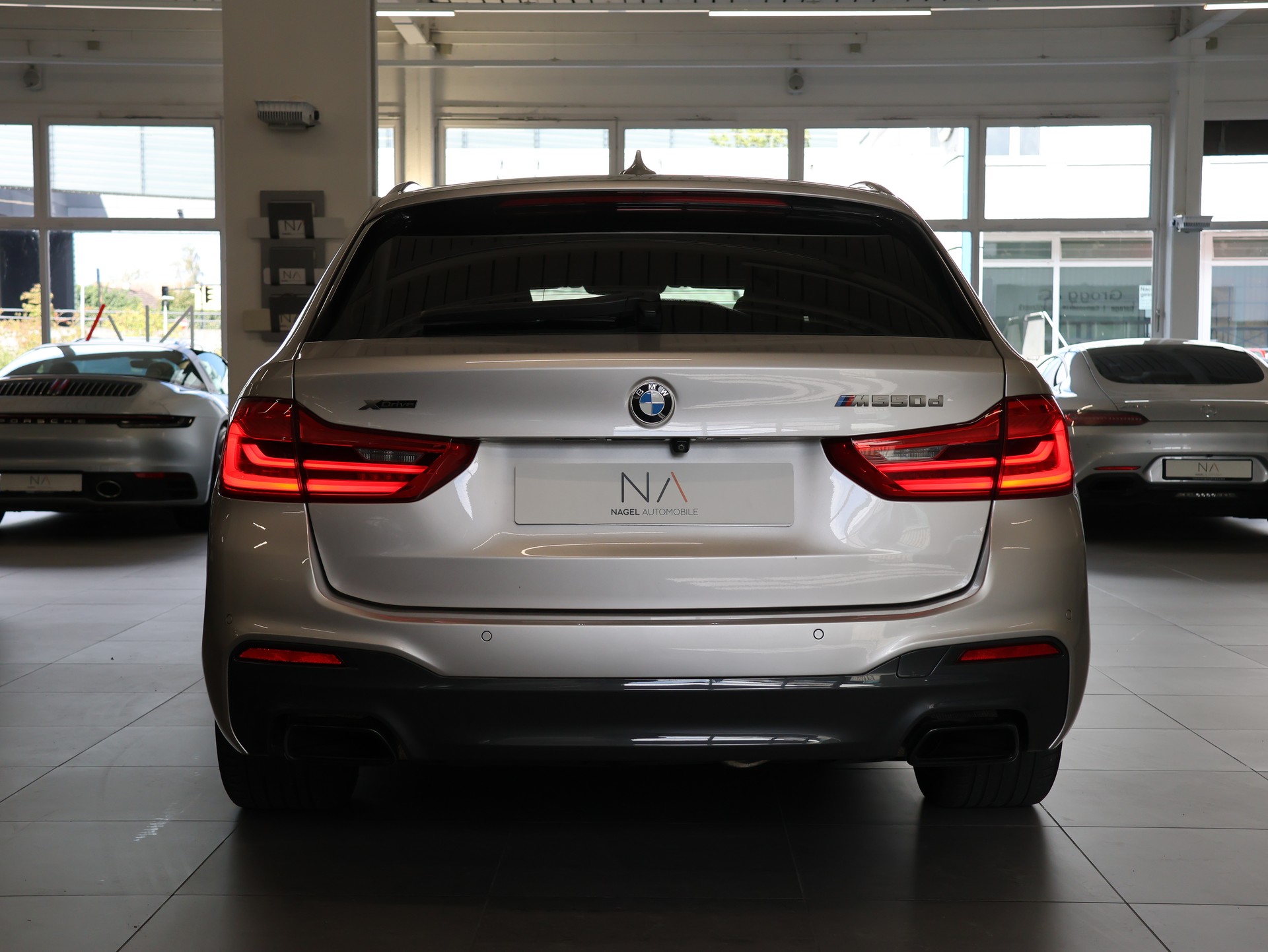 BMW M550d xDrive Touring Steptronic-image-7