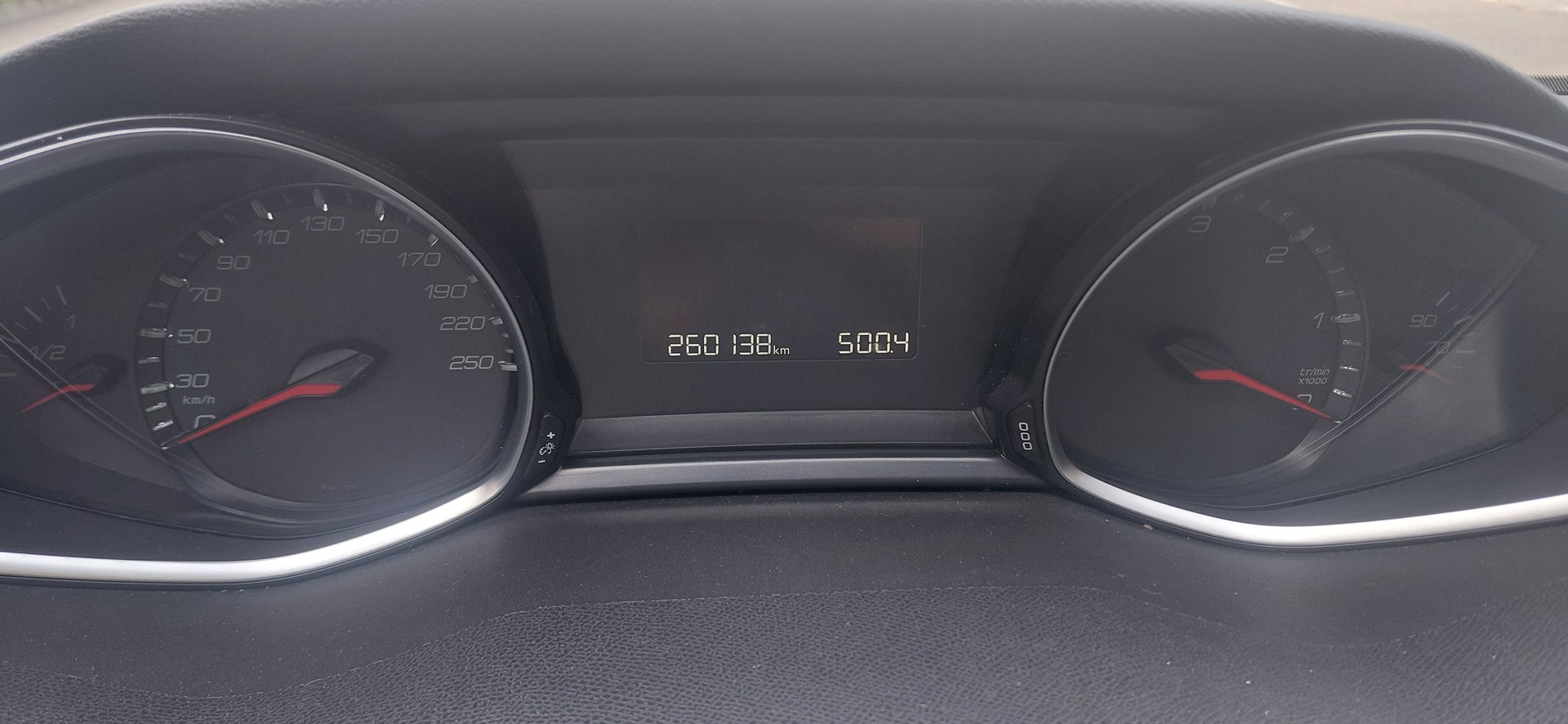 PEUGEOT 308 SW 1.6 BlueHDI Active Automatic-image-11