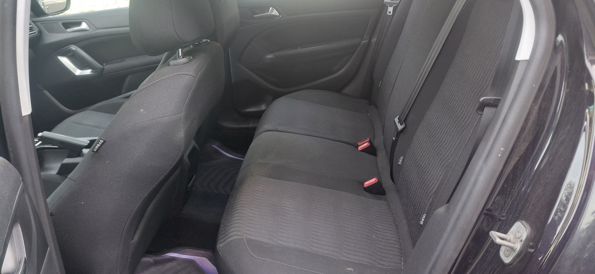 PEUGEOT 308 SW 1.6 BlueHDI Active Automatic-image-12