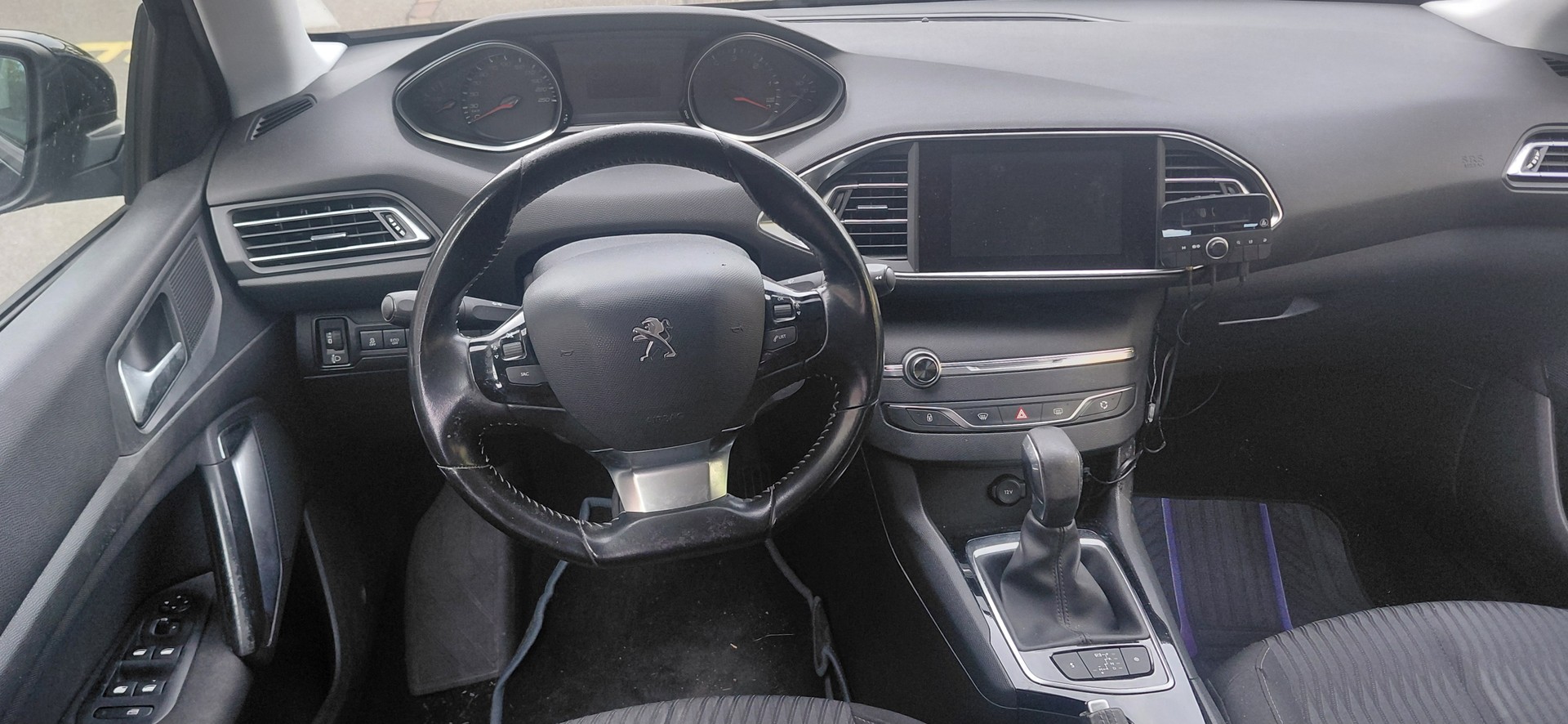 PEUGEOT 308 SW 1.6 BlueHDI Active Automatic-image-8