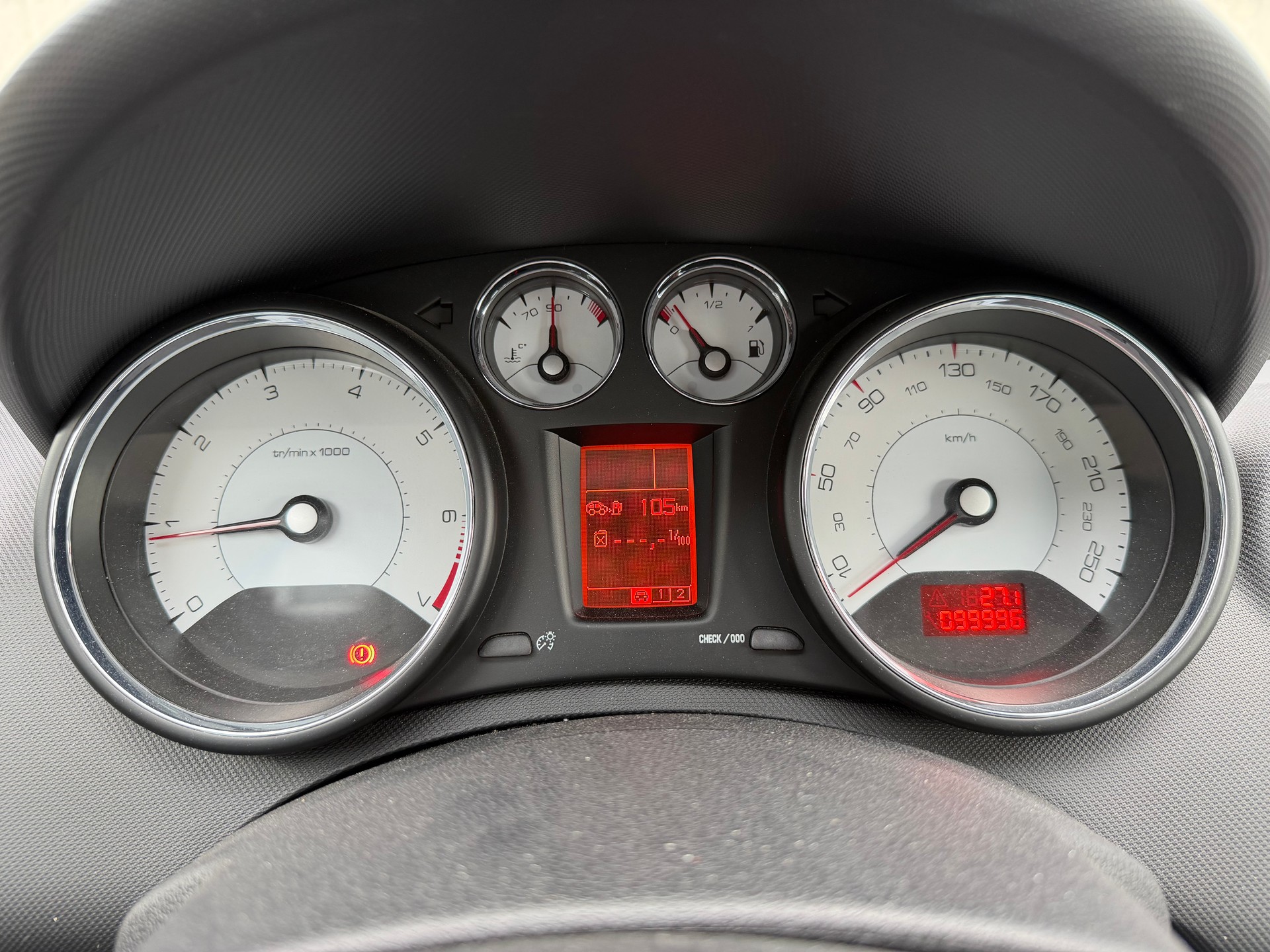 PEUGEOT 308 CC 1.6 16V Turbo Platinum-image-27