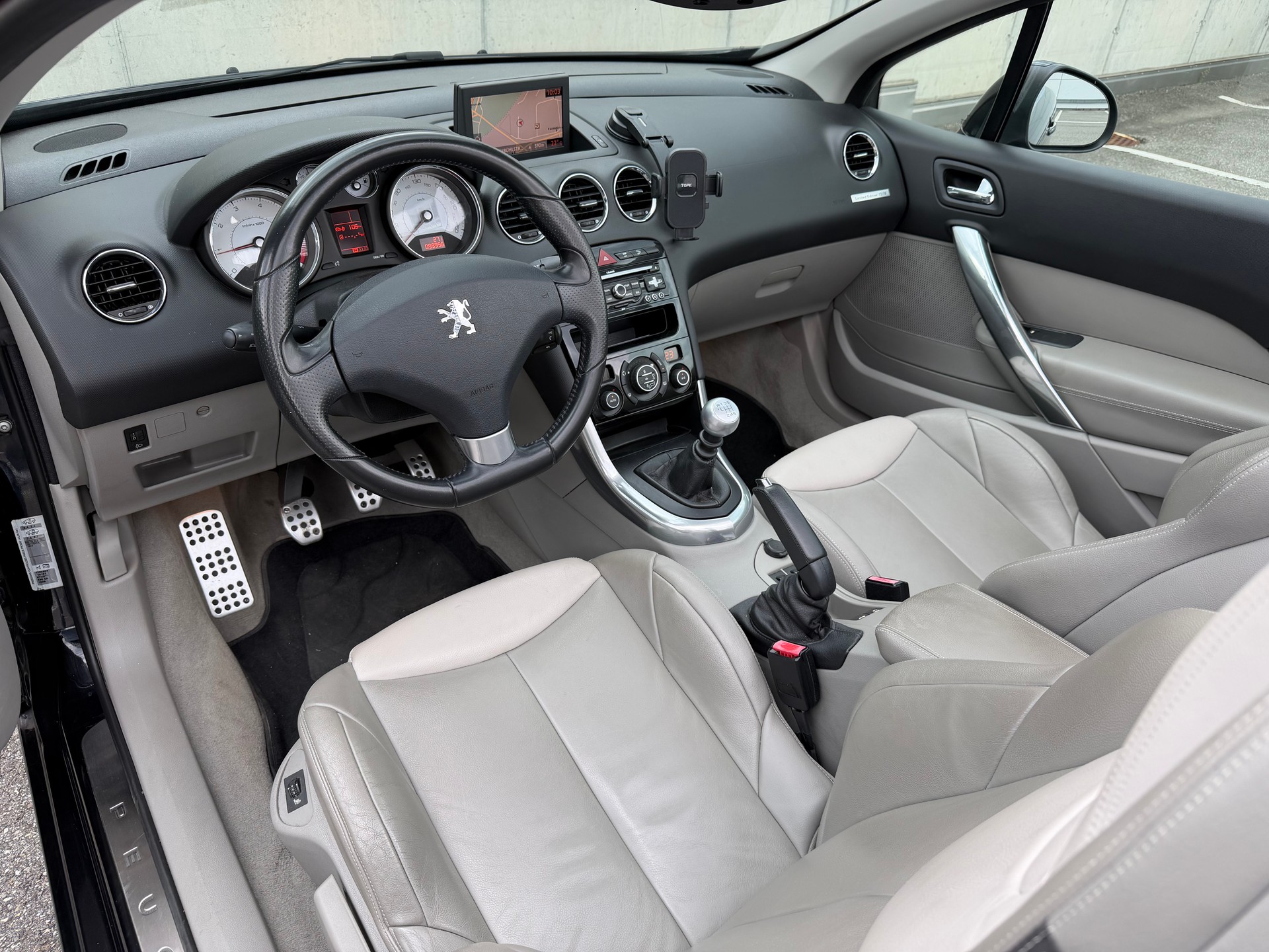 PEUGEOT 308 CC 1.6 16V Turbo Platinum-image-12