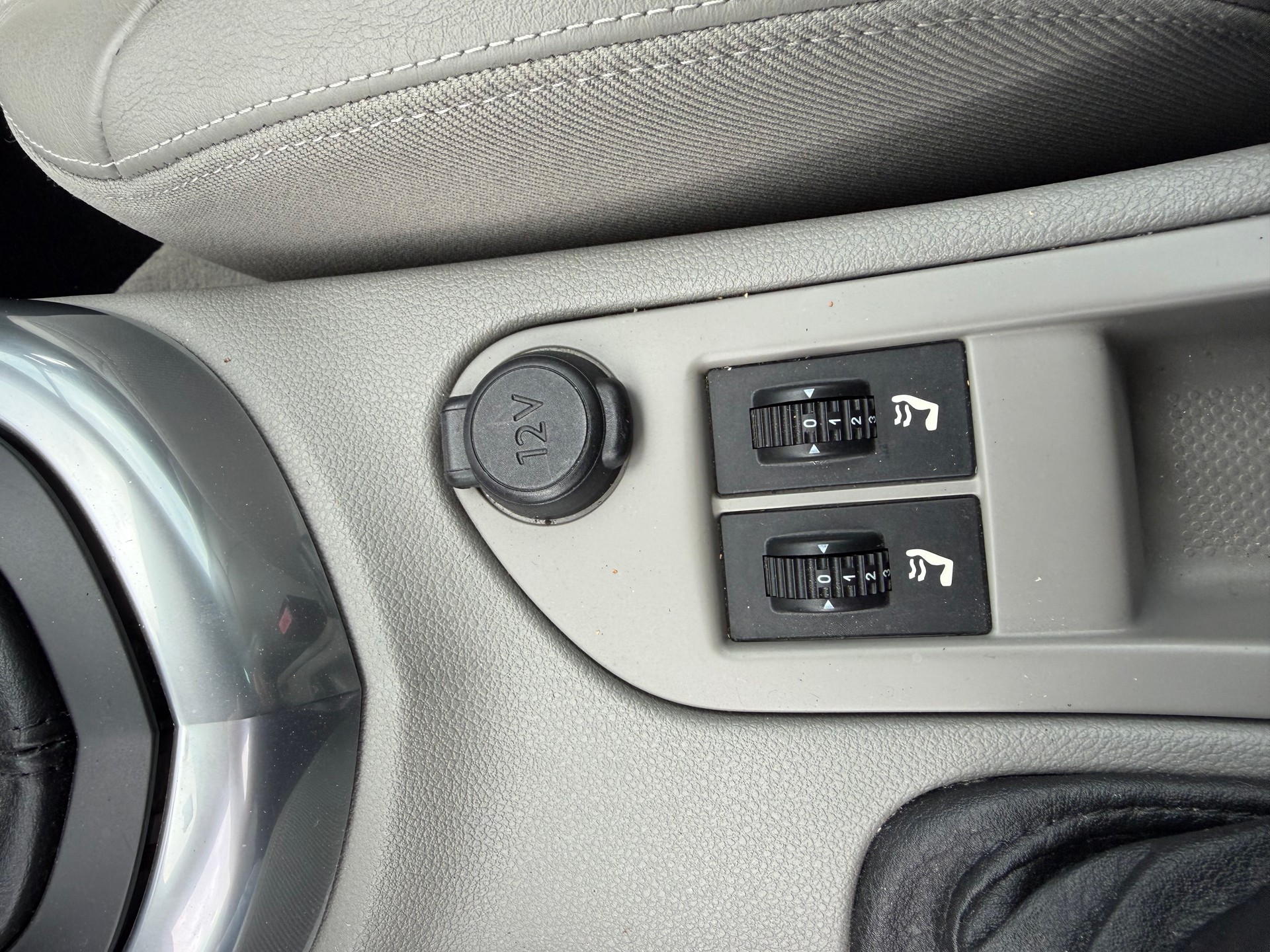 PEUGEOT 308 CC 1.6 16V Turbo Platinum-image-24