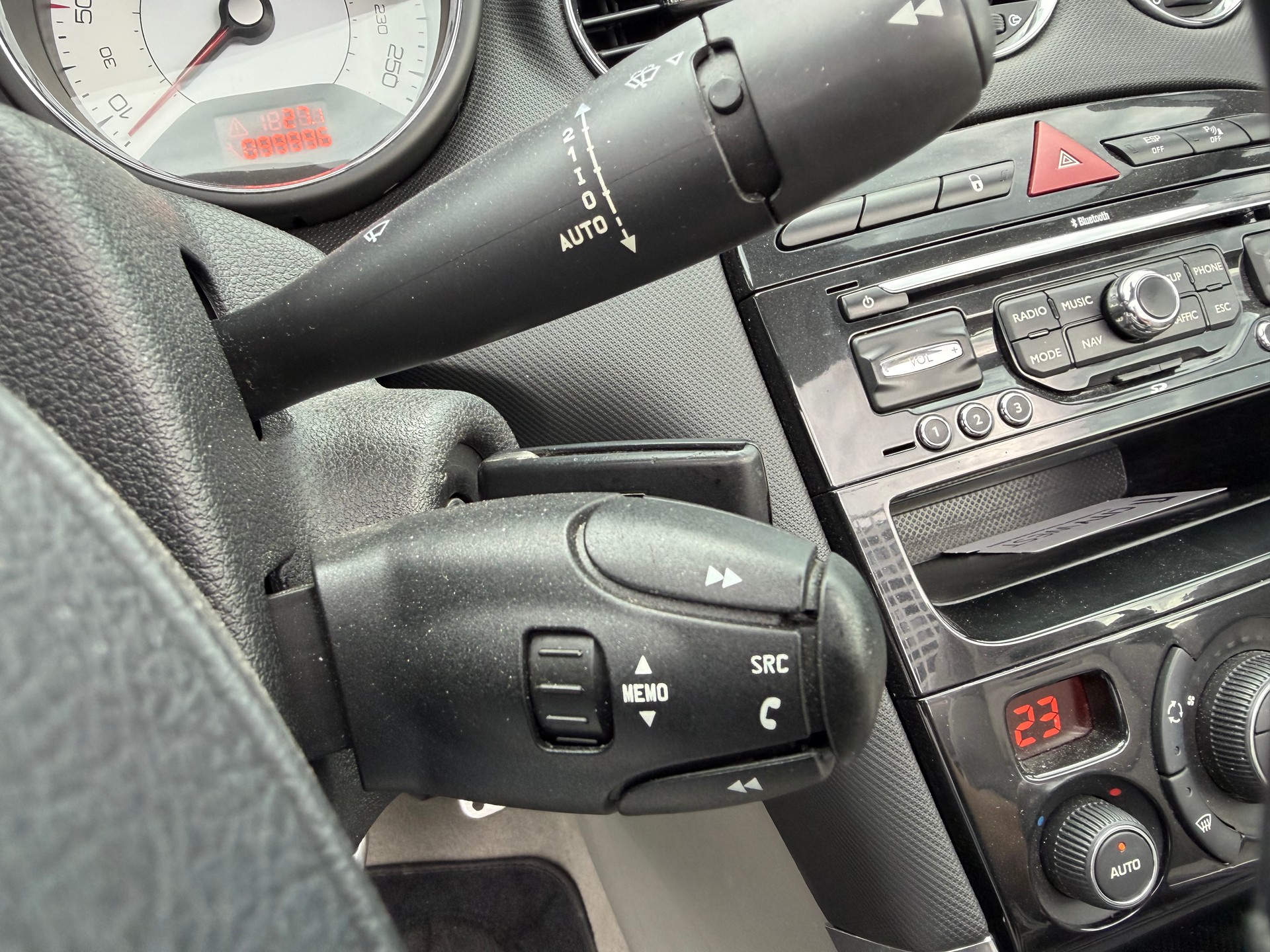 PEUGEOT 308 CC 1.6 16V Turbo Platinum-image-22