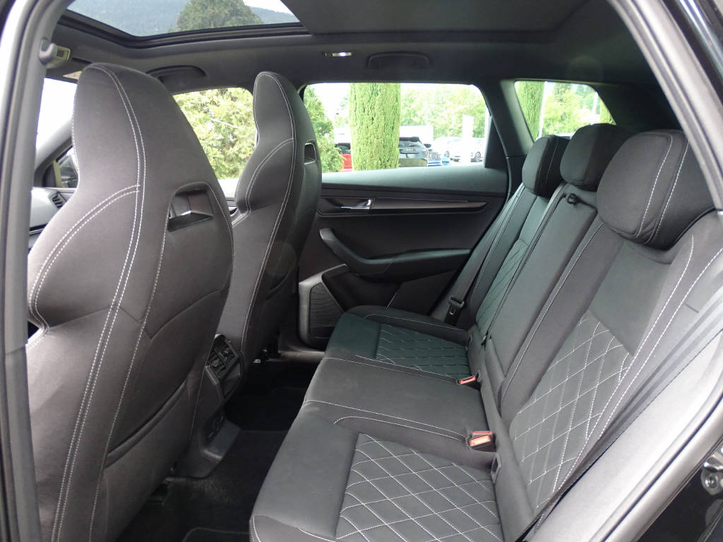 SKODA Karoq 2.0 TSI SportLine 4x4 DSG-image-6