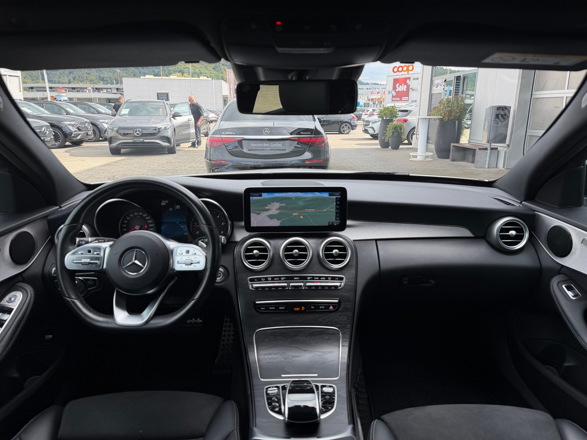 MERCEDES-BENZ C 220 d AMG Line 4Matic 9G-Tronic-image-4