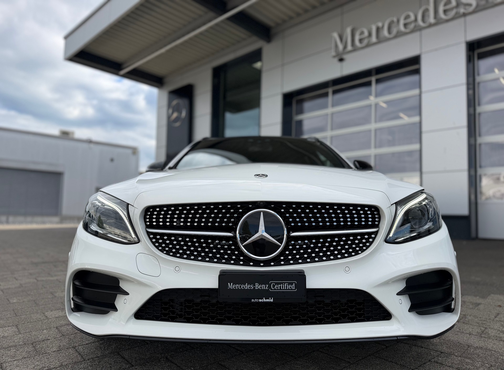 MERCEDES-BENZ C 220 d AMG Line 4Matic 9G-Tronic-image-2