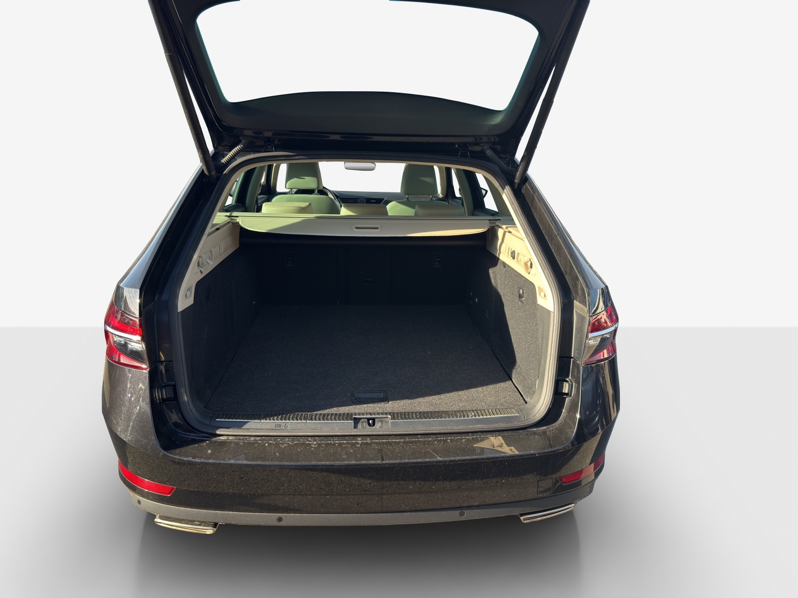SKODA Superb Combi 2.0 TSI L&K Light 4x4 DSG-image-12
