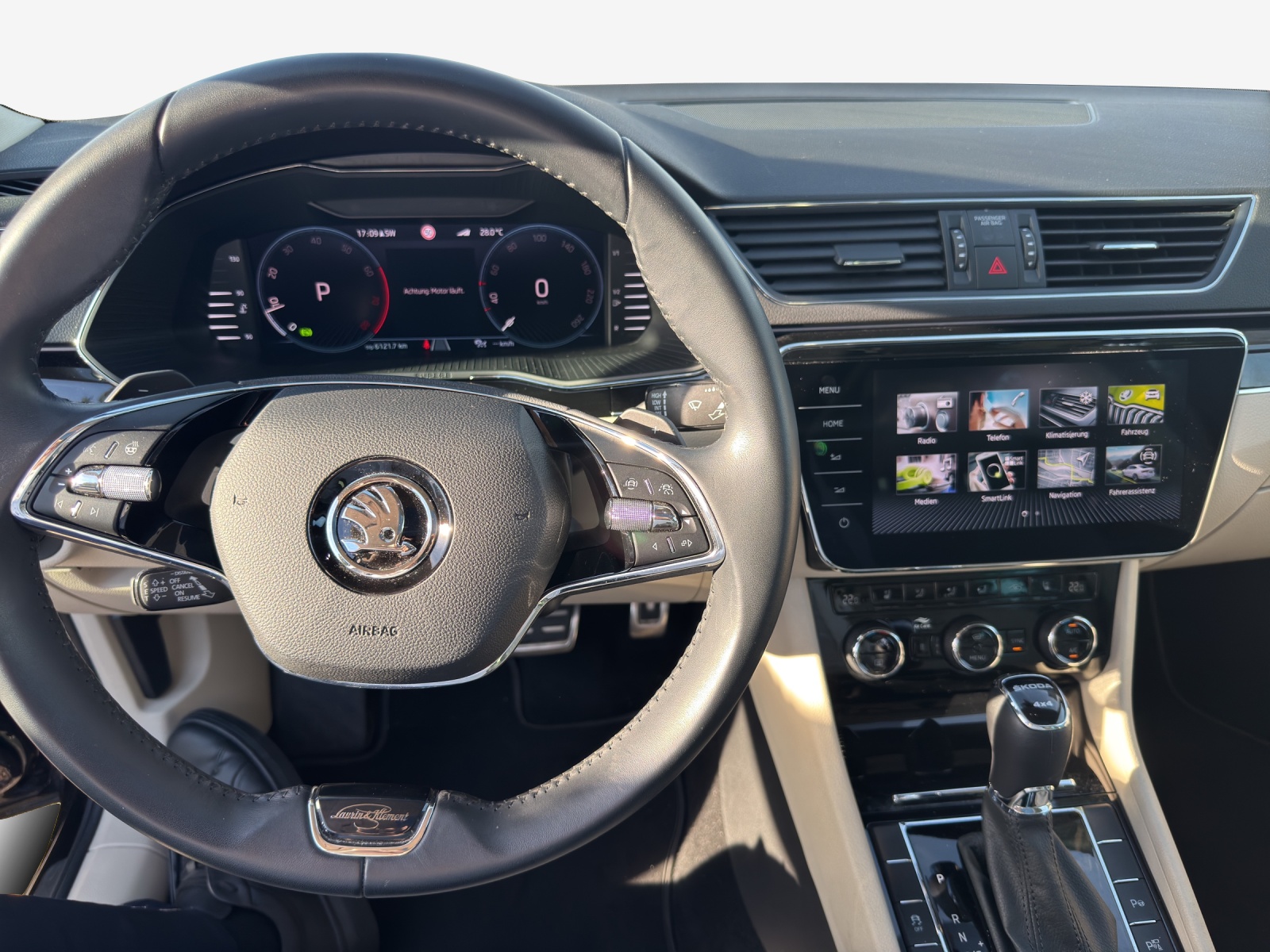 SKODA Superb Combi 2.0 TSI L&K Light 4x4 DSG-image-8