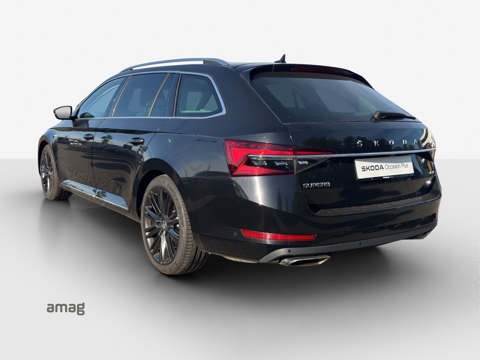 SKODA Superb Combi 2.0 TSI L&K Light 4x4 DSG-image-2