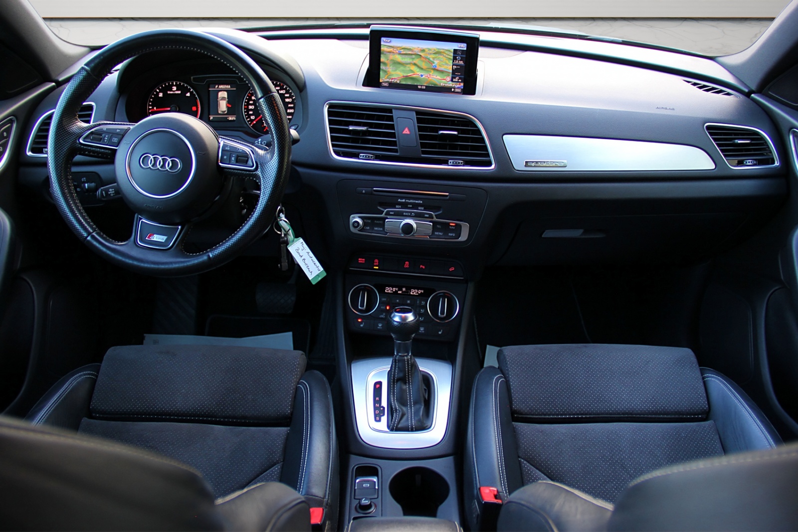 AUDI Q3 2.0 TDI sport quattro S-tronic-image-10