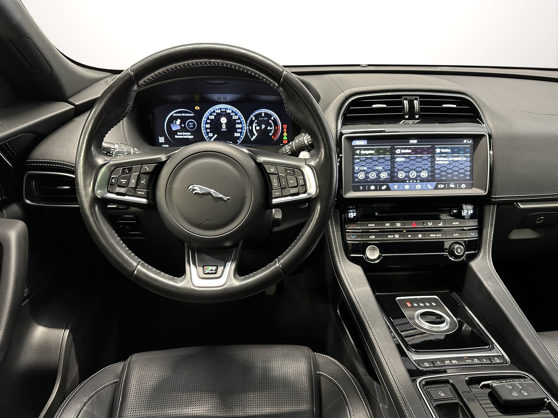 JAGUAR F-Pace 25d R-Sport AWD Automatik-image-11